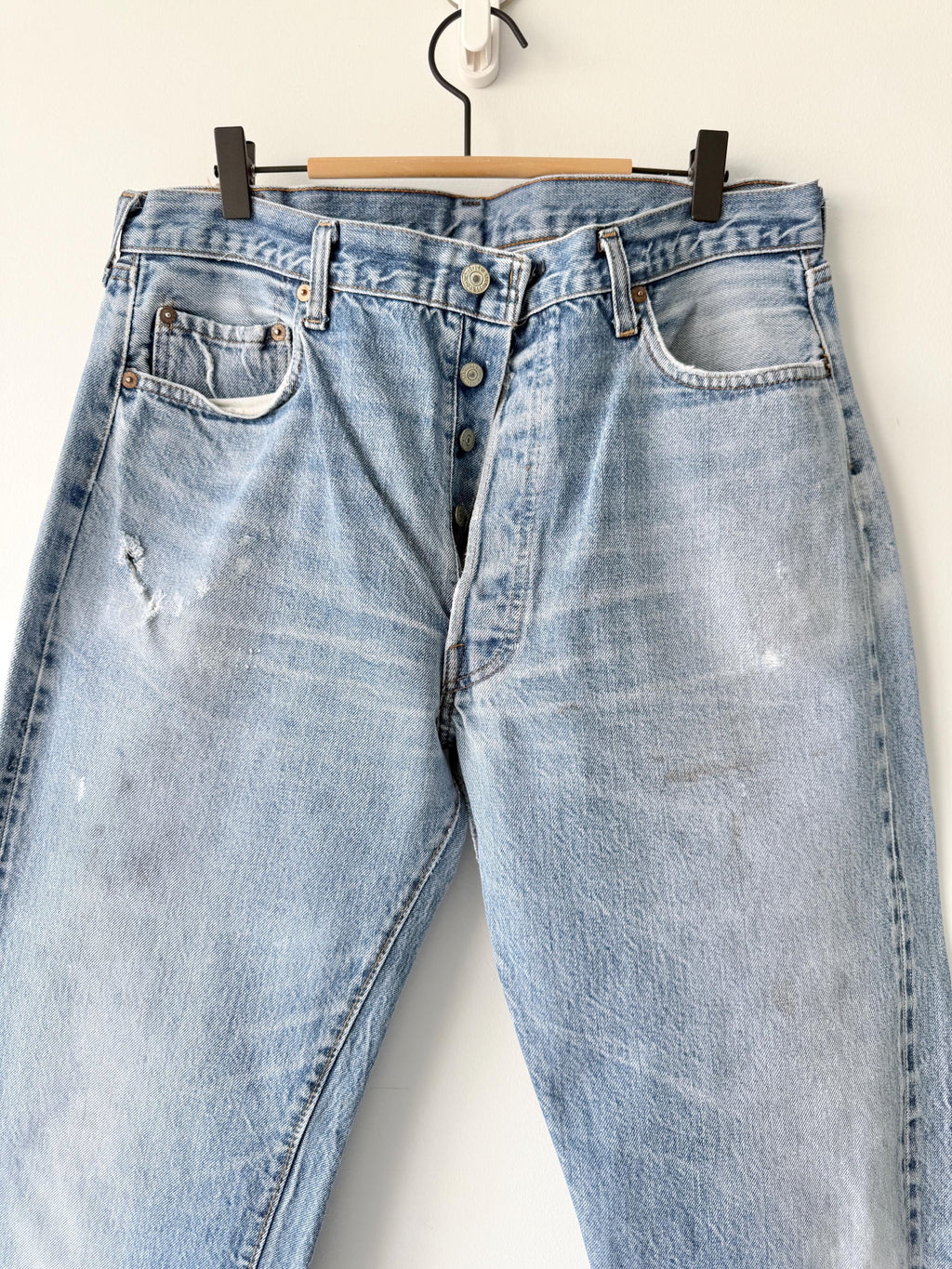 W33 L31 selvedge vintage Levis 501 32-33” measured waist faded light blue made in 70s