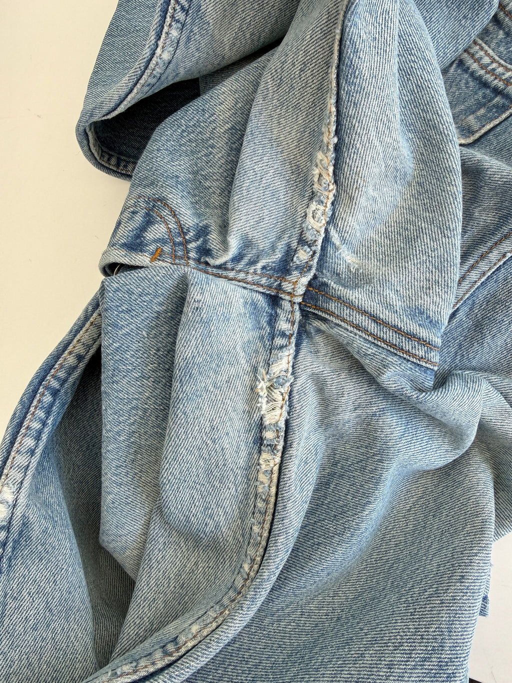W31 L29 vintage Levis 501 30/31” measured waist medium faded blue 501s early 90s USA