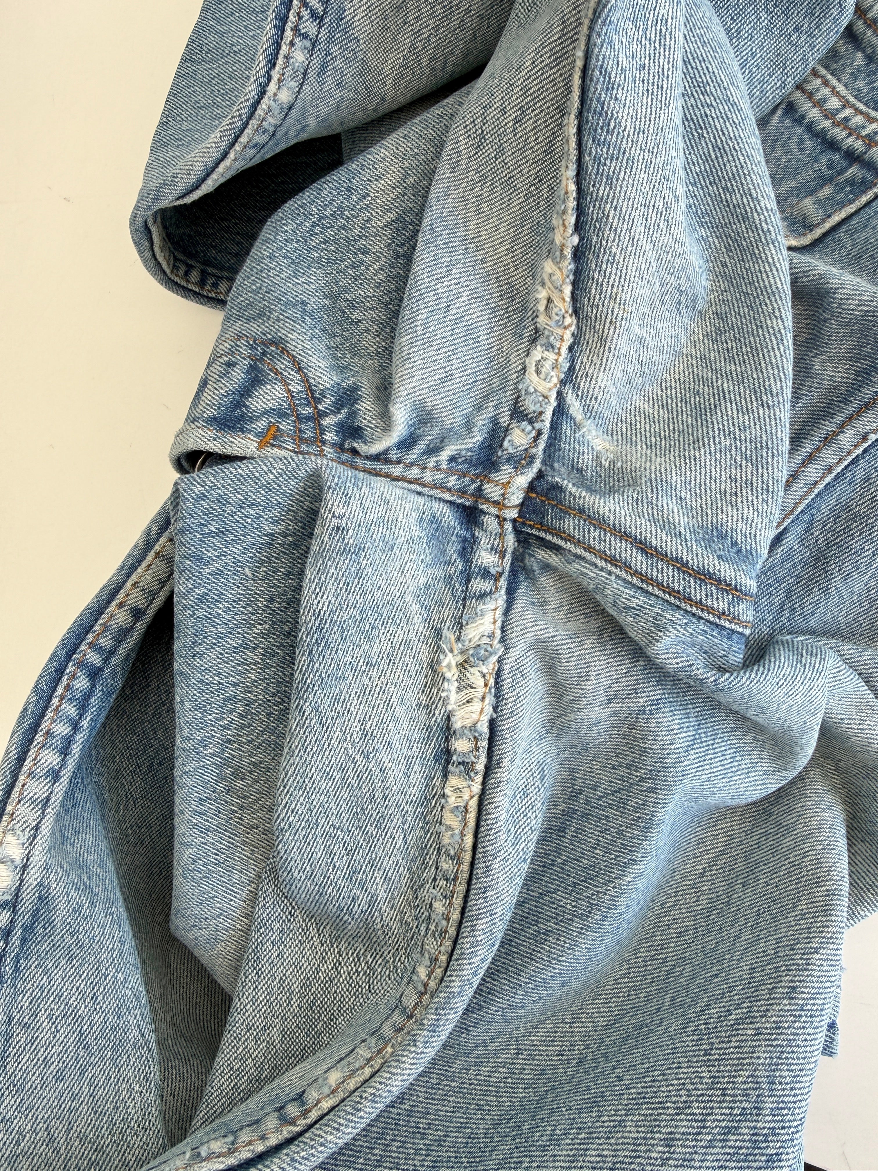 W31 L29 vintage Levis 501 30/31” measured waist medium faded blue 501s early 90s USA
