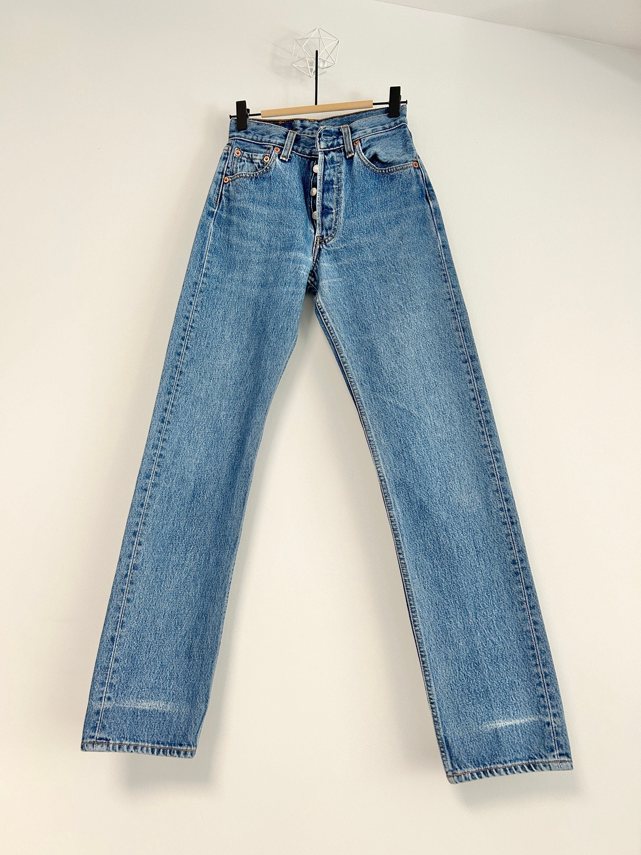 Levis 501 vintage w23 L31 Levi’s 501 faded medium blue 90s Levi’s blue faded blue straight leg blue 501 vintage blue 501 worn vintage Levi’s