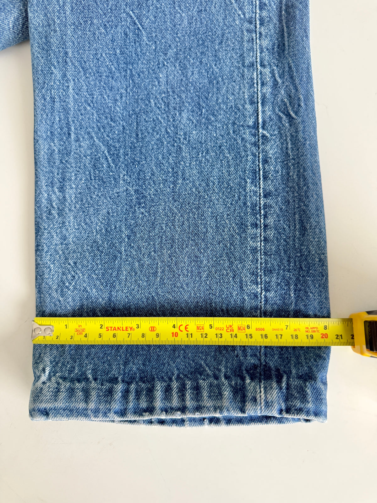 W31 L31 vintage Levis 501s 30/31” measured medium dark blue faded  early 90s 501s USA