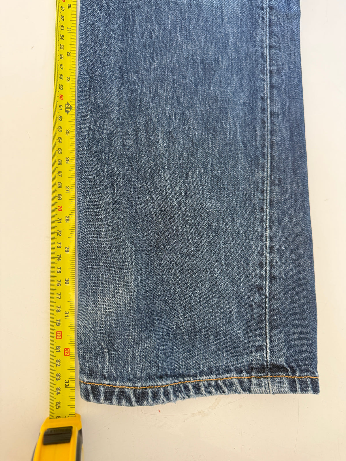 W33 L33 vintage Levis 501 dark blue 33” measured waist Y2K levis 501s