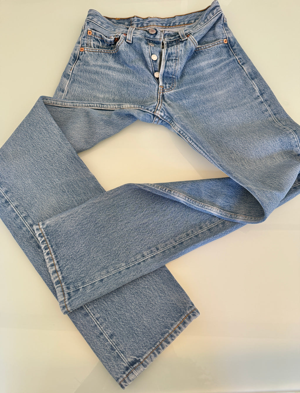 W25 L31 vintage Levis 501 medium blue 24/25” measured waist 501s 90s