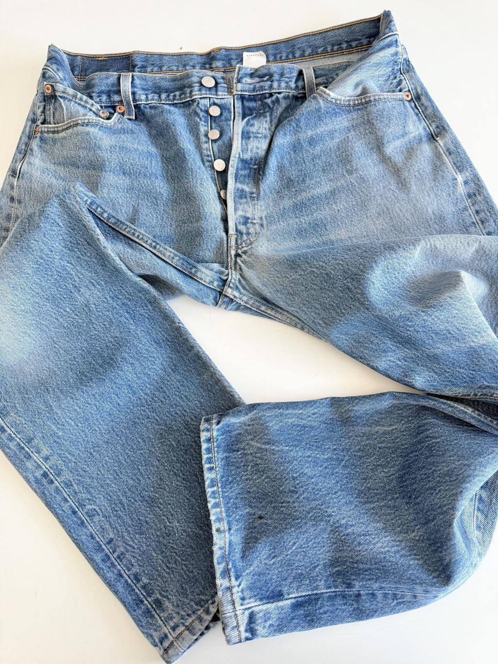 W36 L27 Levis 501 vintage 35-36” measured waist made in Y2K