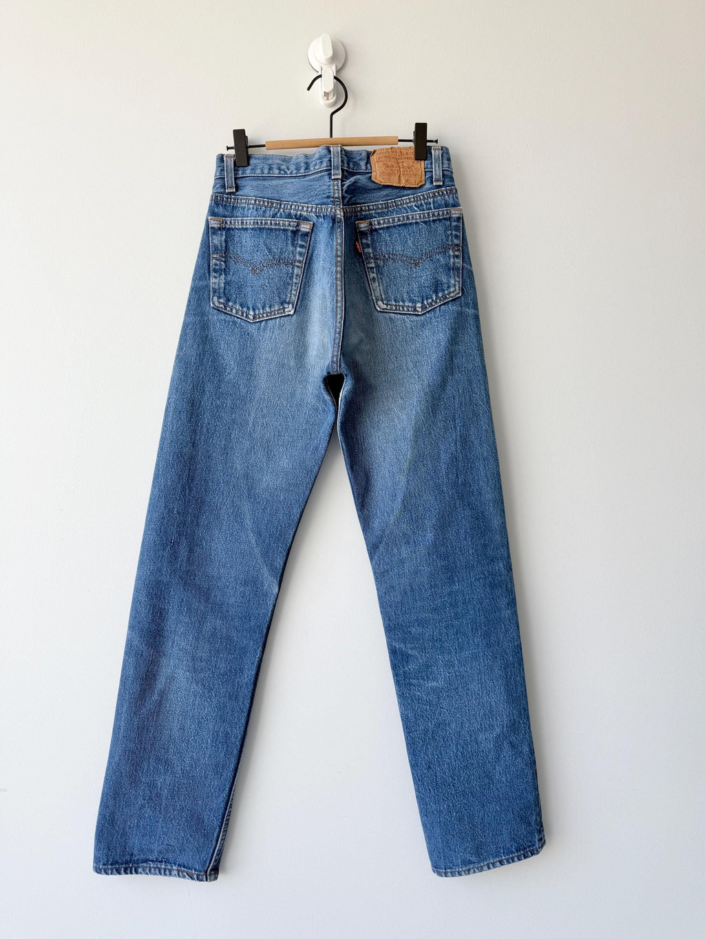 W27 L31 Levis 501 vintage 26-27” measured waist medium raw blue 80s made in USA