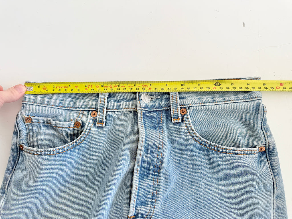 W29 L30 vintage Levis 501 28-29”measured light blue 90s USA 501s