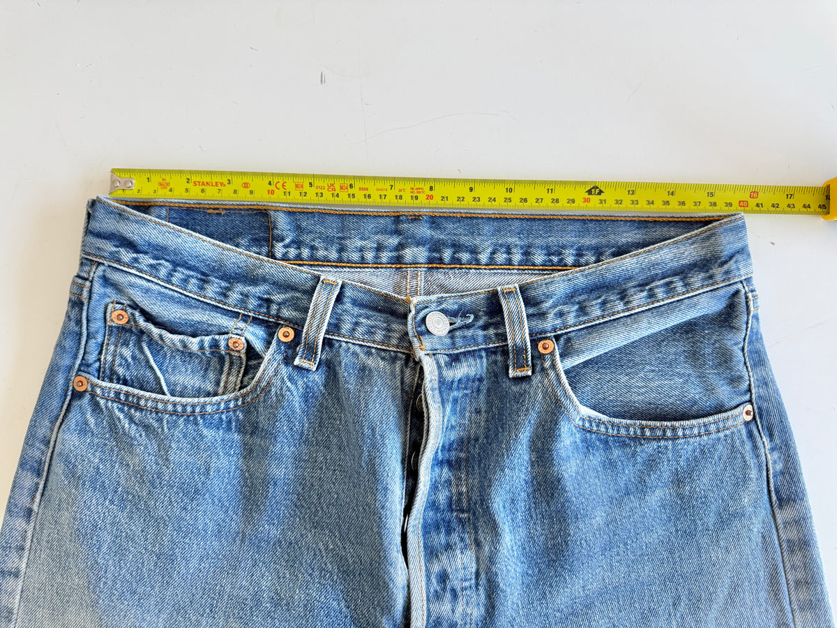 W31 L30 vintage Levis 501xx 31” measured fade whiskers USA 501s 90s