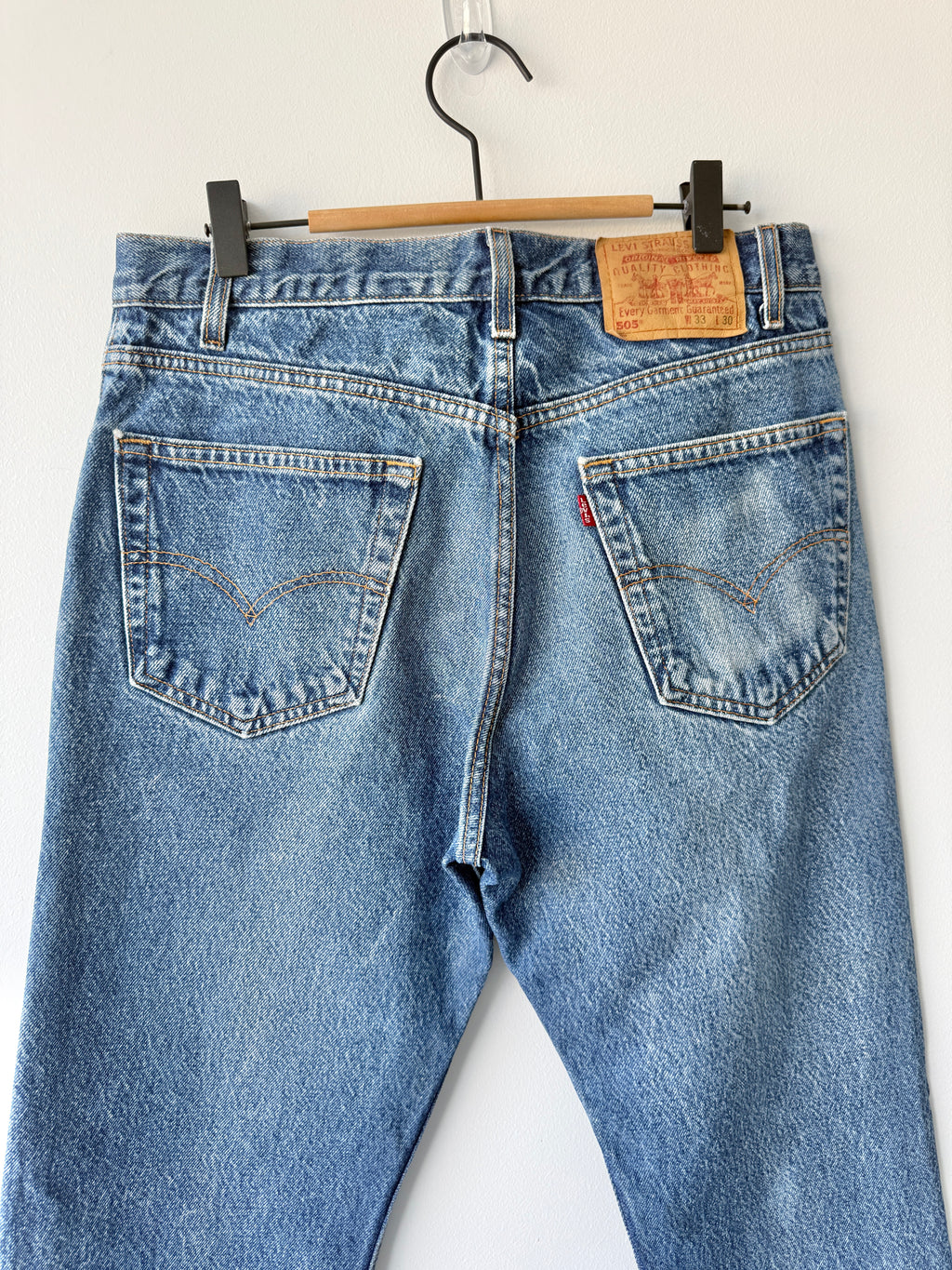W31 L29 vintage Levis 505 30/31” measured waist dark blue 505s made in 90s  Wallet mark