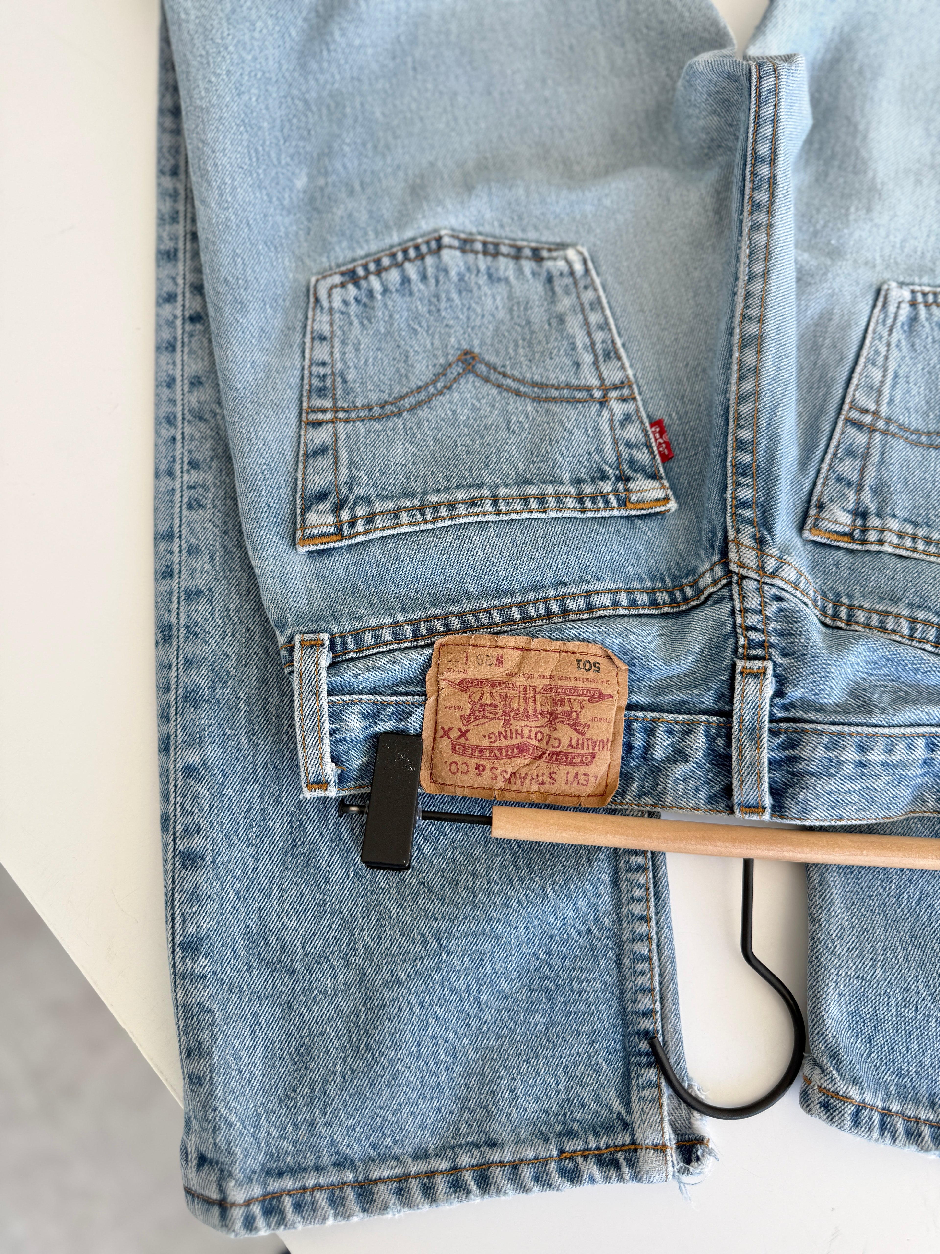 W25 L29 vintage Levis 501 24/25” measured denim medium faded blue 90’s levi’s 501s