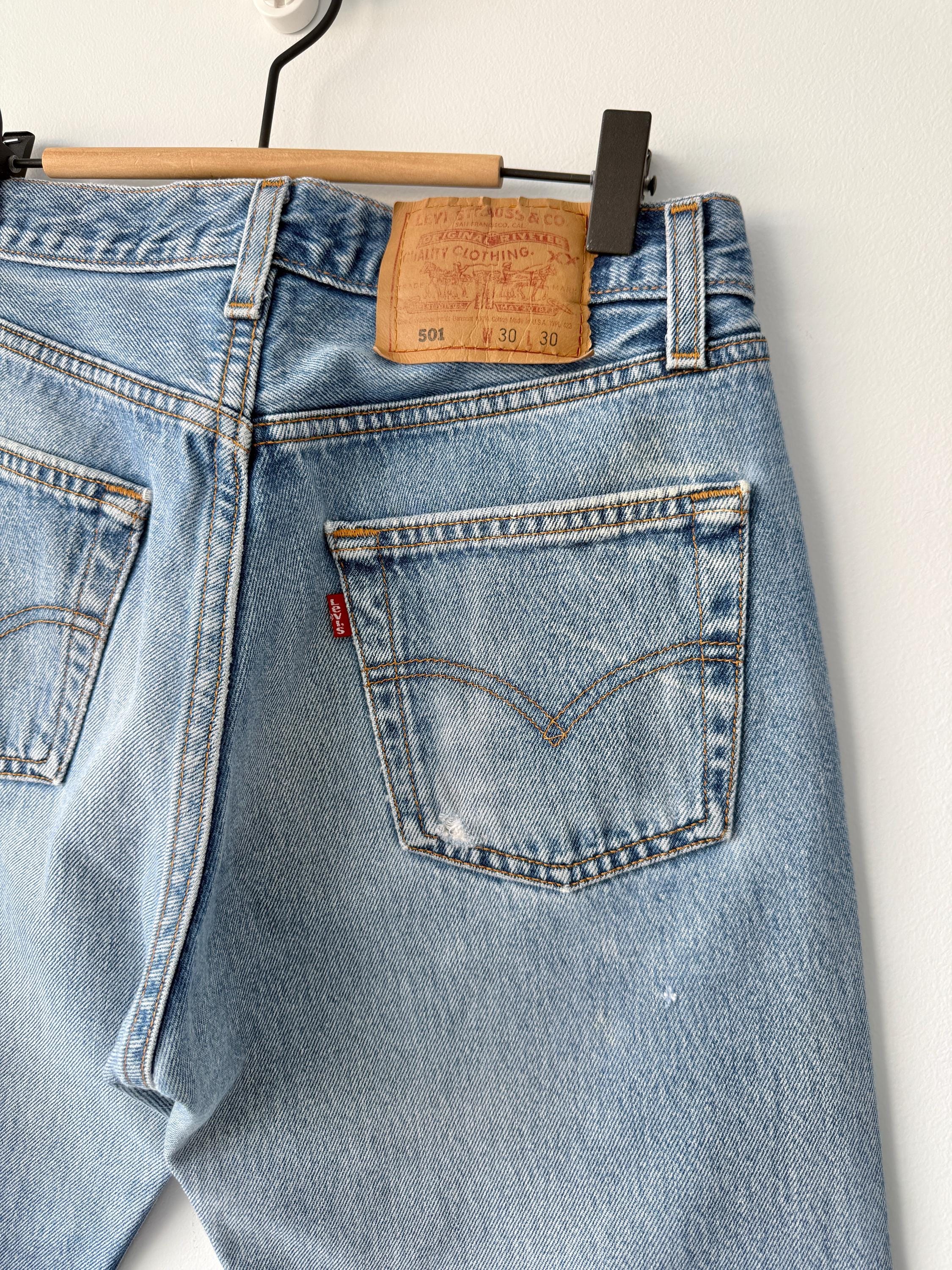 W28 L29 vintage Levis 501 27-28” measured waist faded made in USA 90s