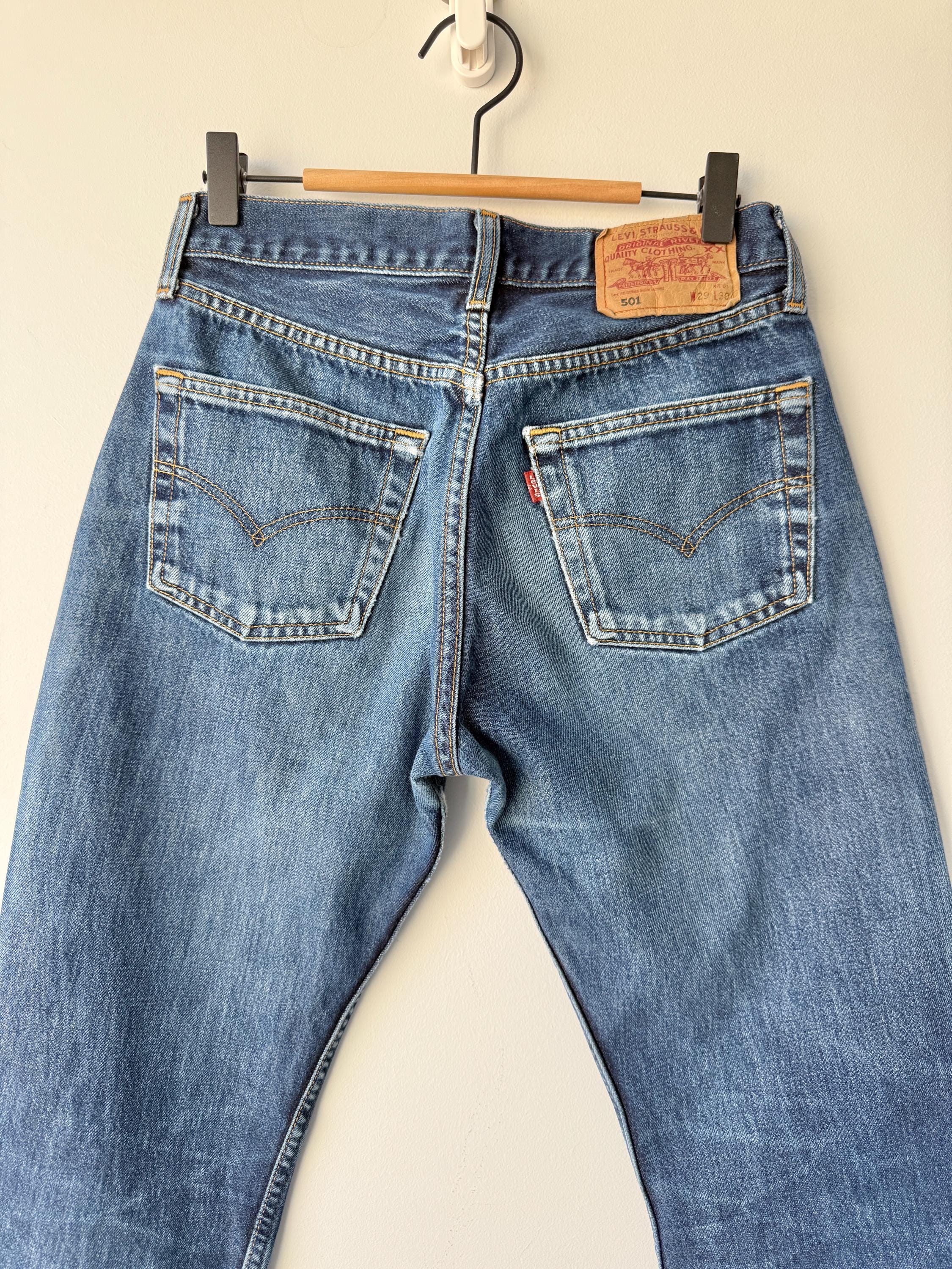 W27 L28 vintage Levis 501 26-27” measured dark blue made in y2k (iuk)