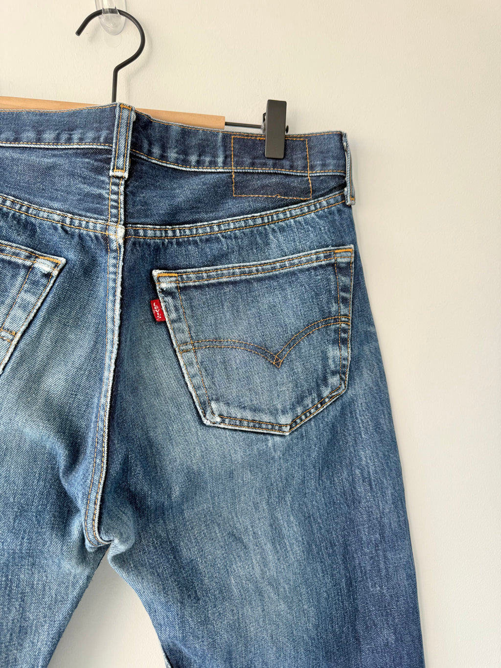 W31 L31 vintage Levis 501 dark blue 30/31” measured waist Y2K levis 501s