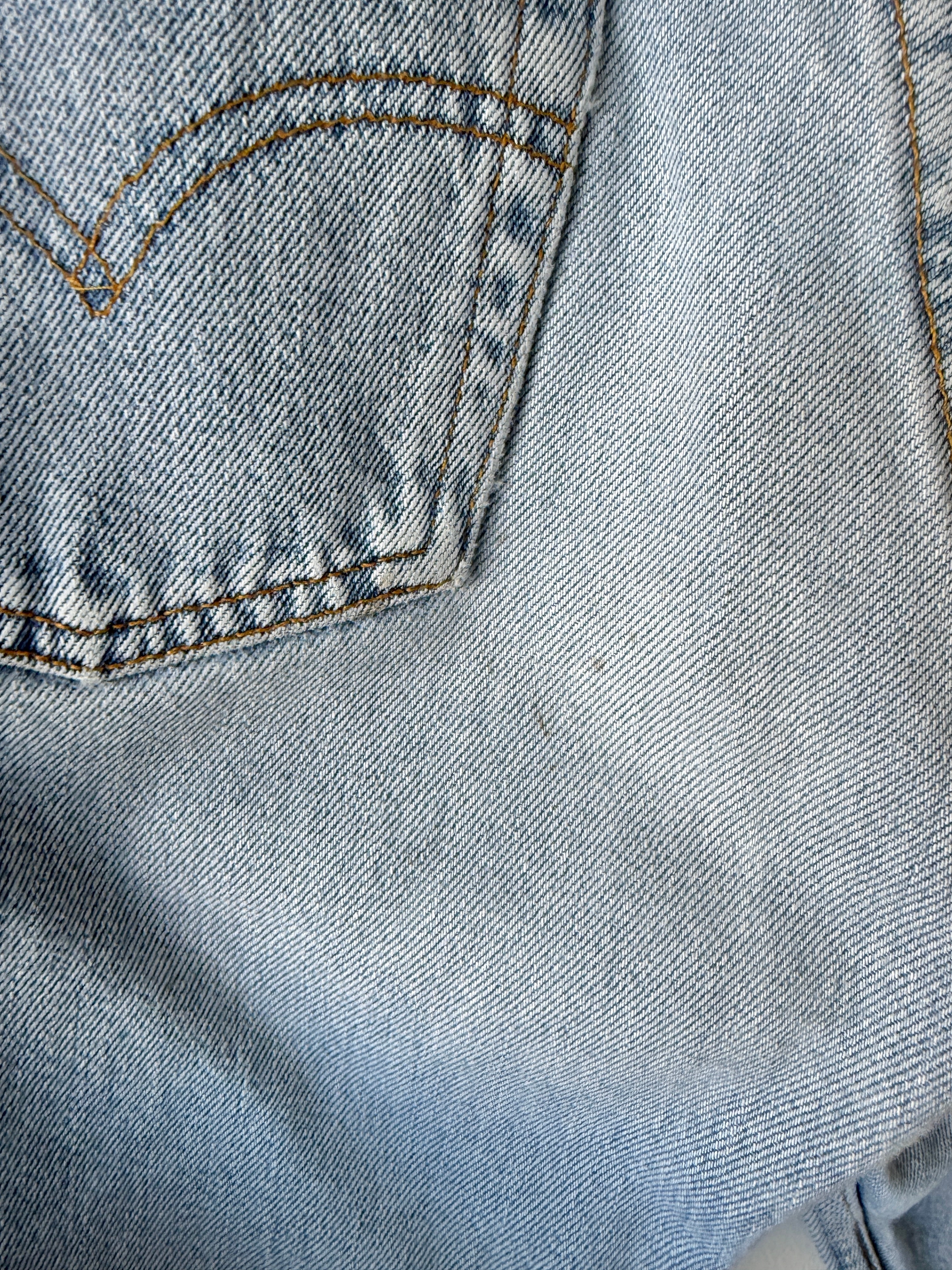 W25 L31 vintage Levis 501 24-25” measured light faded blue denim 90’s levi’s 501s