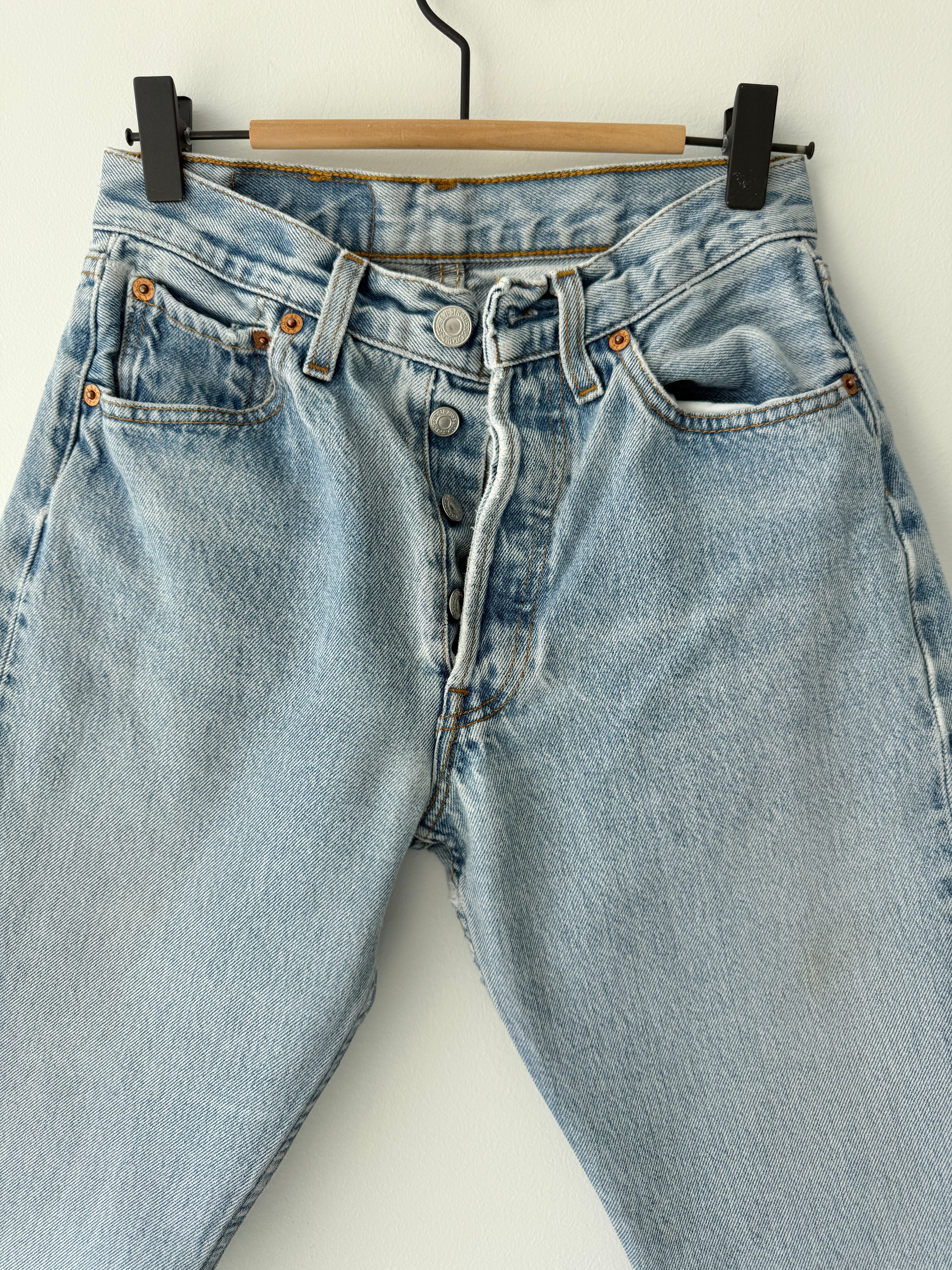 Soft shorts W25 L13 vintage Levis 501 24/25” measured waist light faded blue 501s amazing fade 90s denim