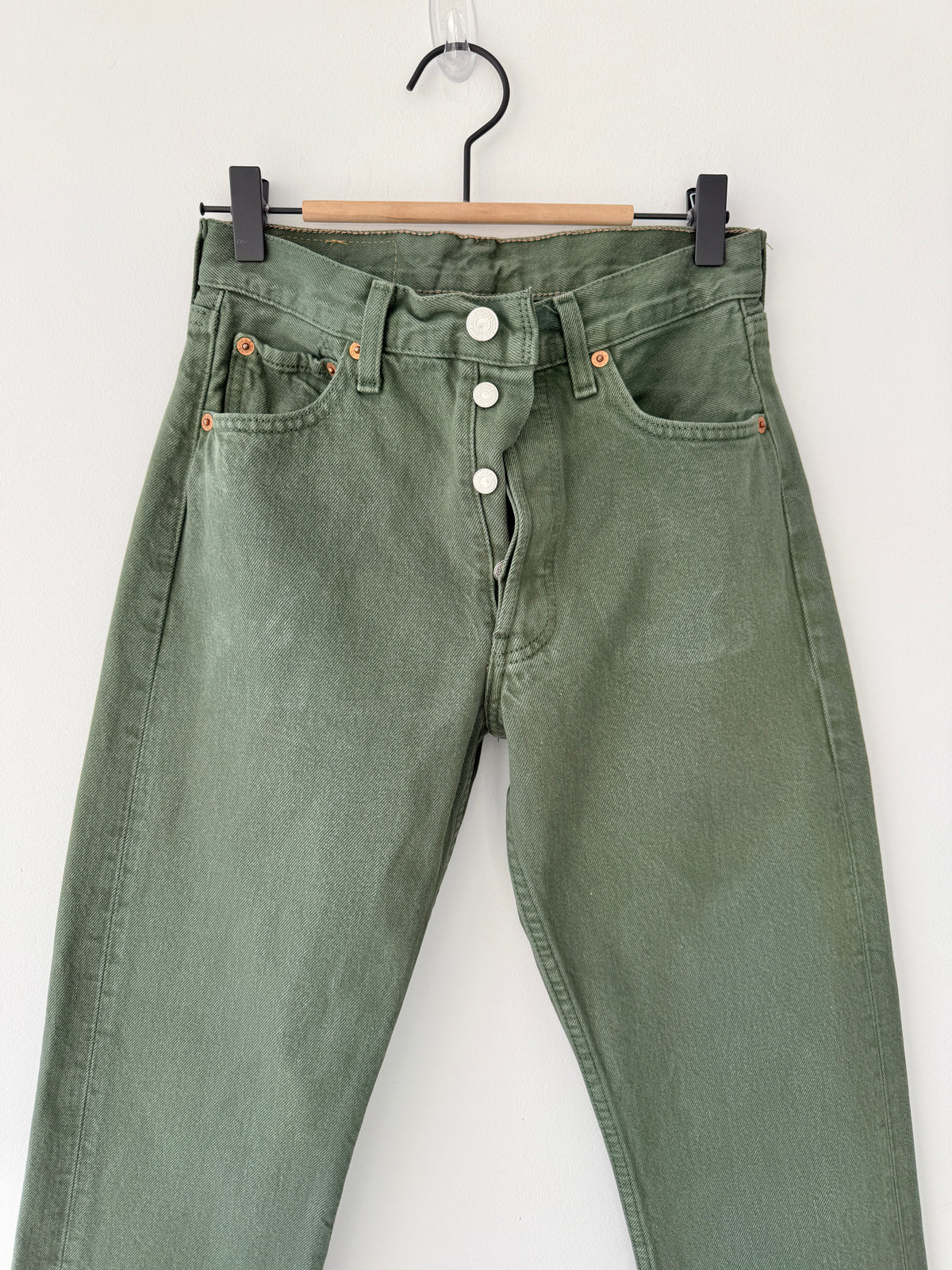 W26 L31 vintage Levis 501 khaki green 25/26” measured waist 501s 90s