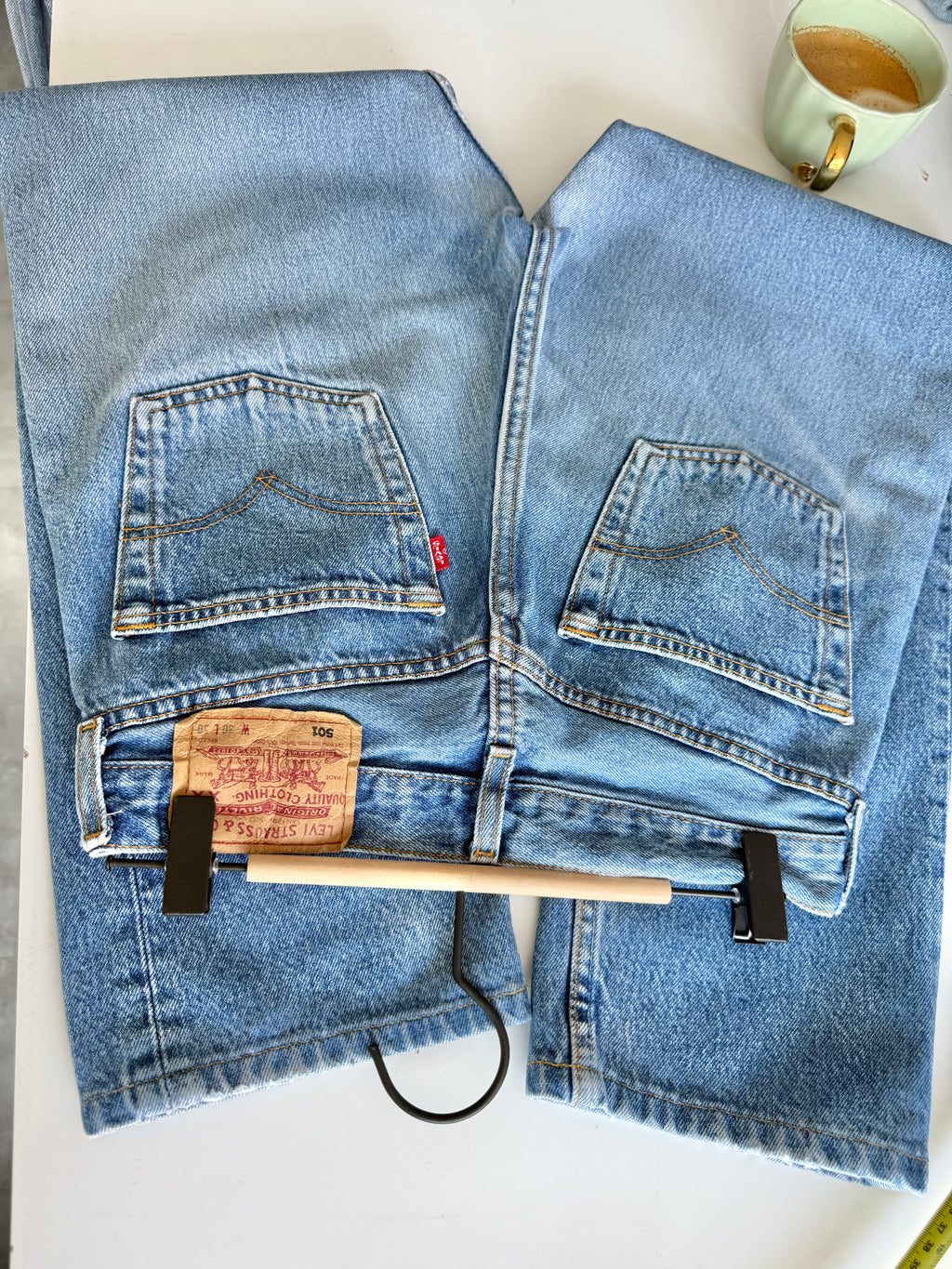 W28 L28 vintage Levis 501 medium blue 26/28” measured waist 501s Y2K