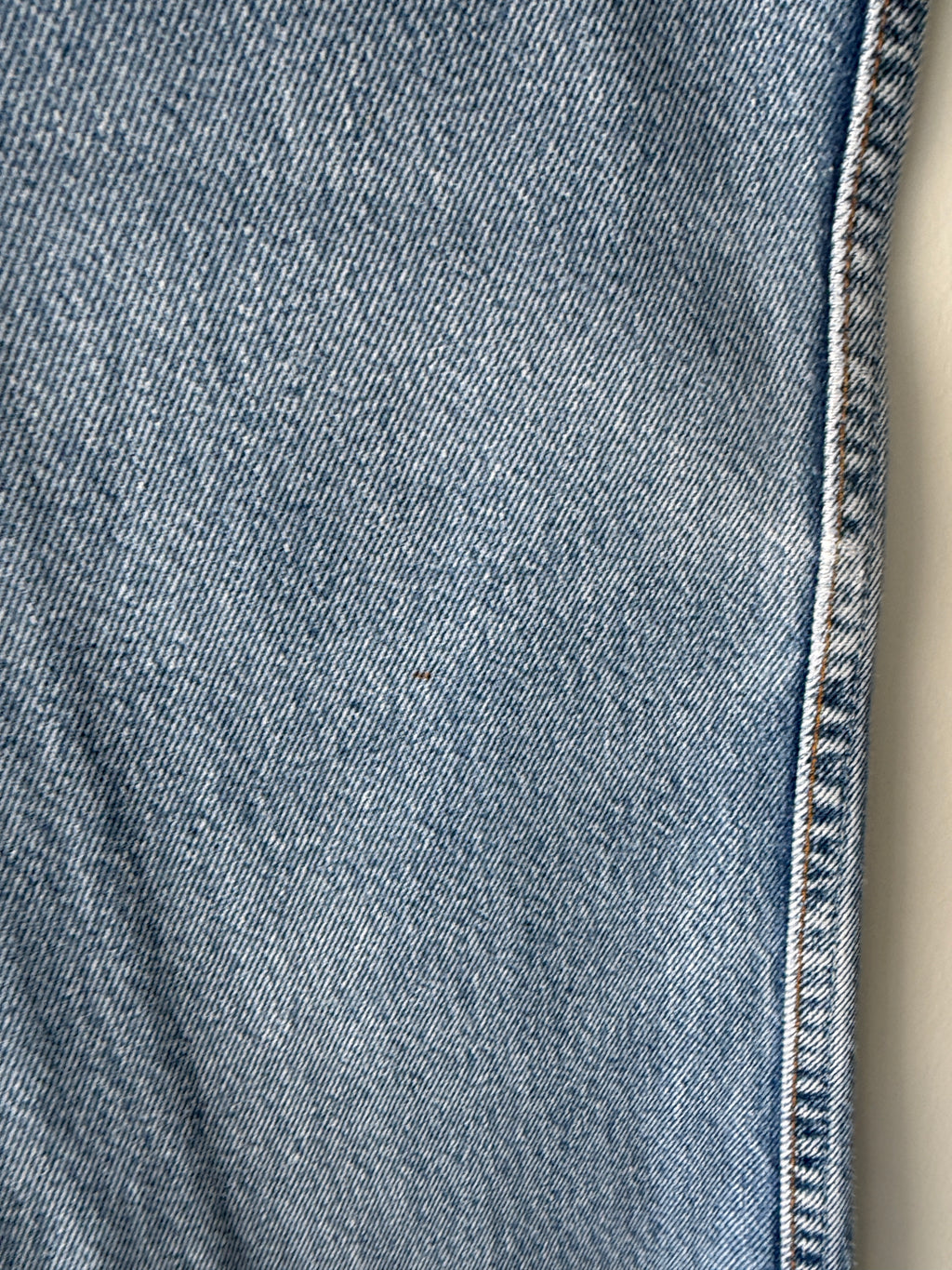 W24 L30 vintage Levis 501 23/24” measured medium faded blue denim Levi’s 501s