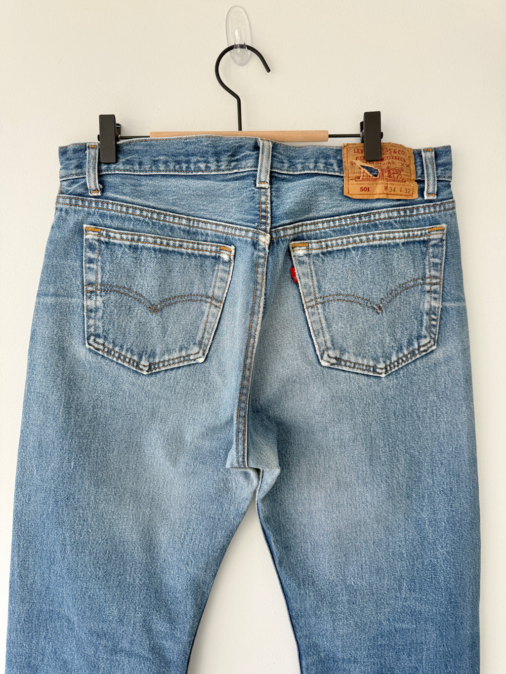 W32 L31 vintage Levis 501 dark blue faded  31/32” measured waist 501s USA