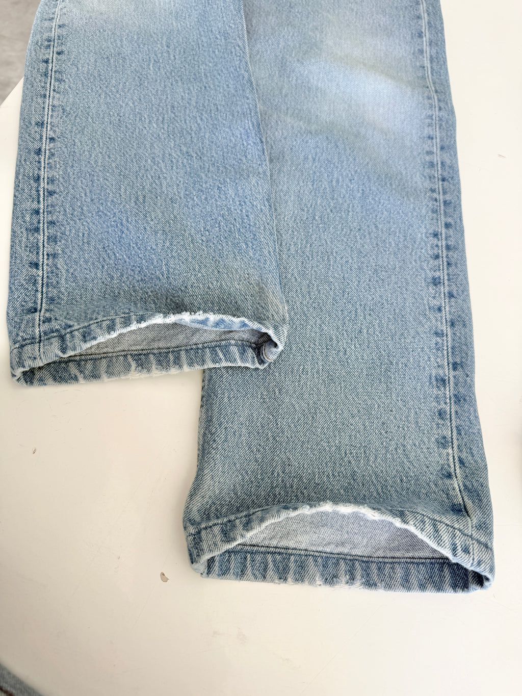 W28 L30 vintage Levis 501 27/28” light blue Levi’s 501s 90s