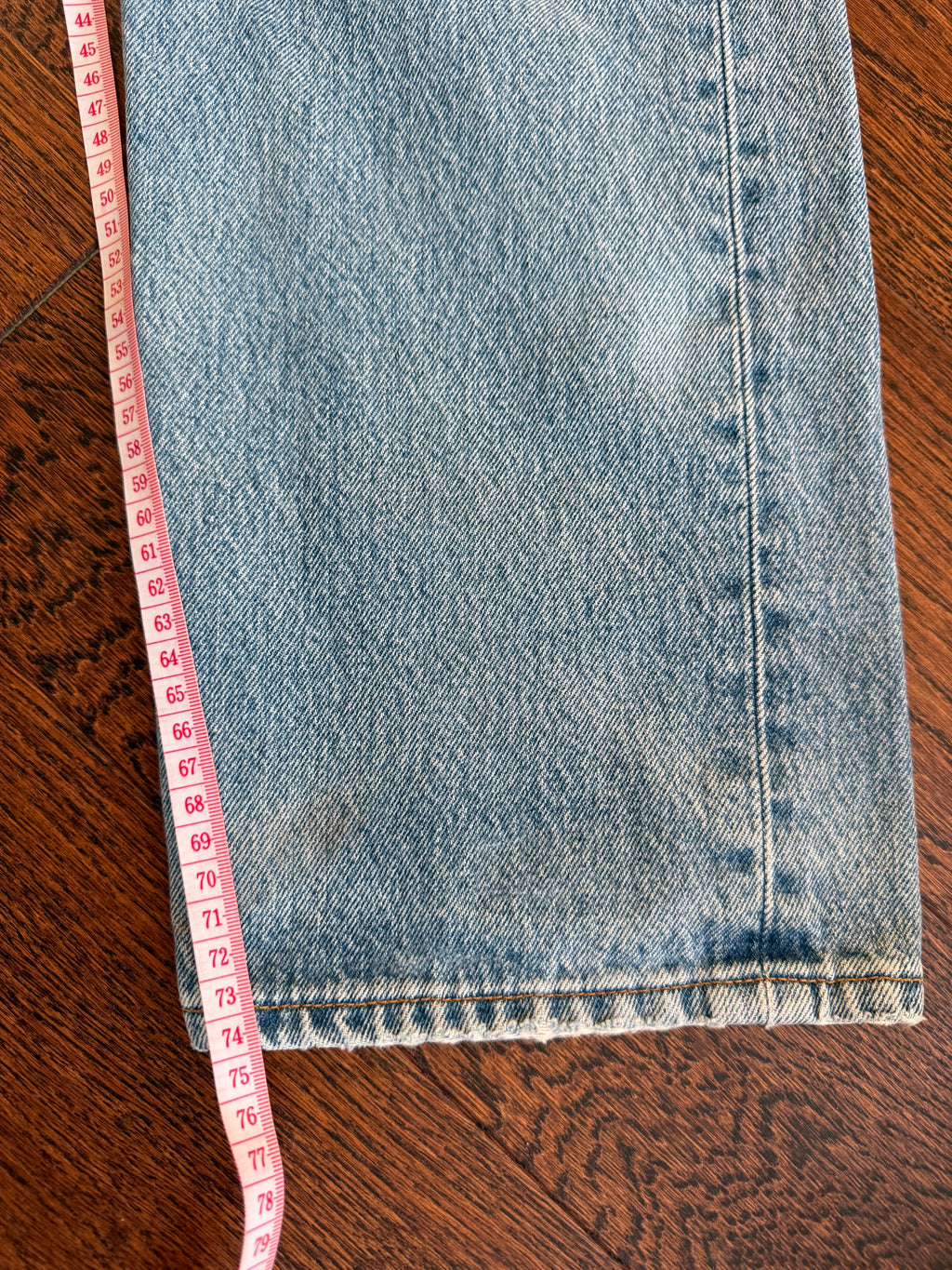 Soft W31 L29 vintage Levis 501s 31” measured medium light blue faded 90s 501s