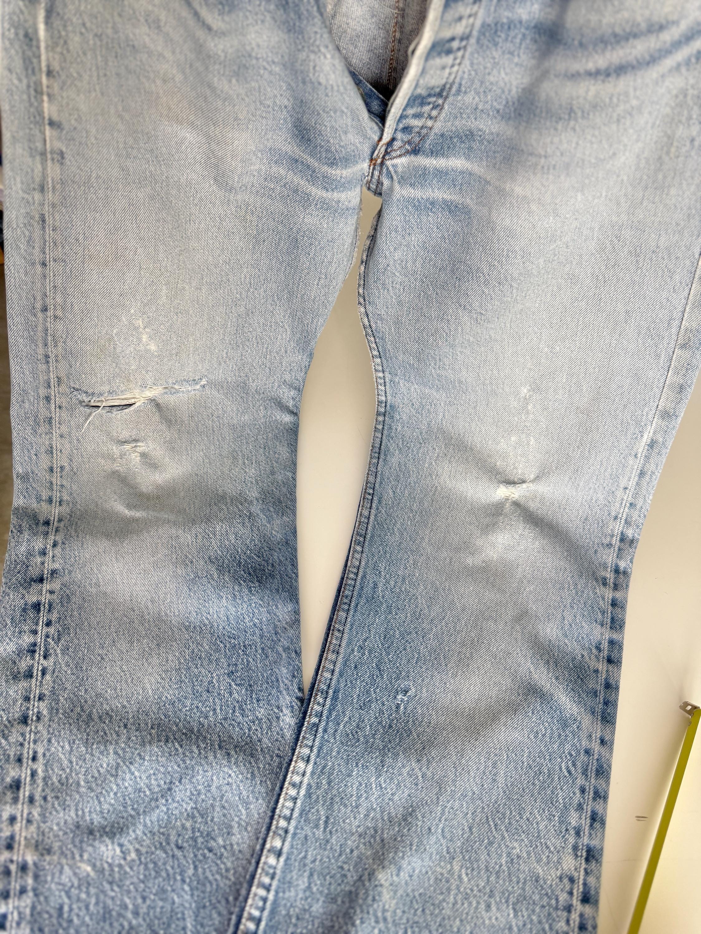 Held ***W31 L29 vintage Levis 501 29-31” measured medium faded denim made in USA 80s distressed rippped denim