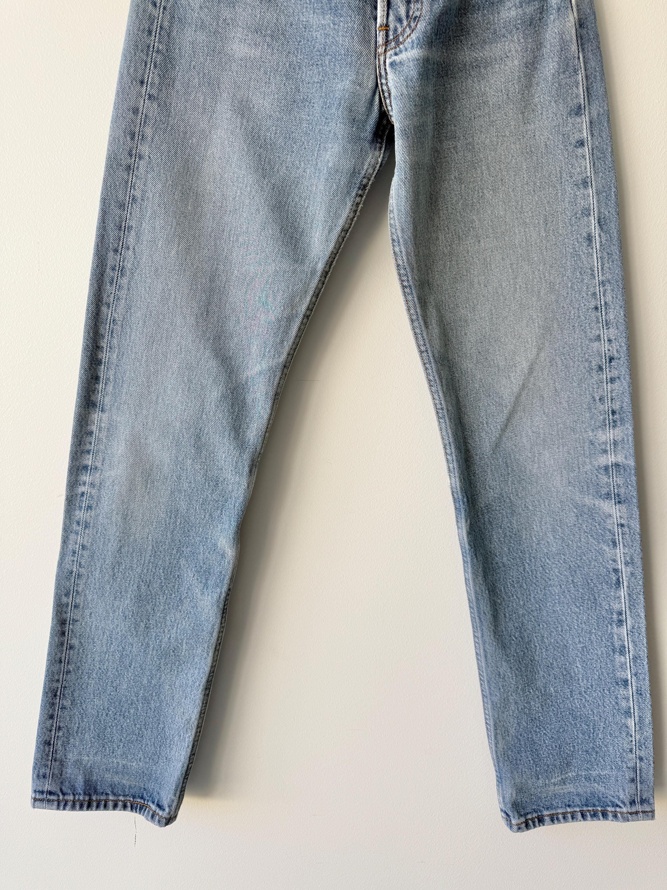 W25 L31 vintage Levis 501 24-25” measured waist light faded lines denim made in 90s