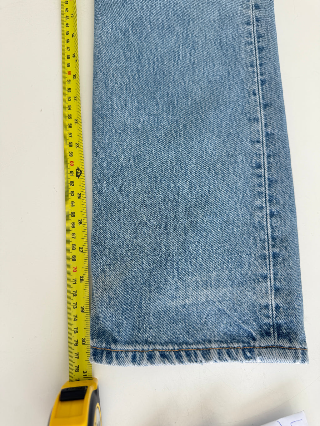 W28 L30 vintage Levis 501s 27/28” medium blue denim Levi’s 501s Y2K
