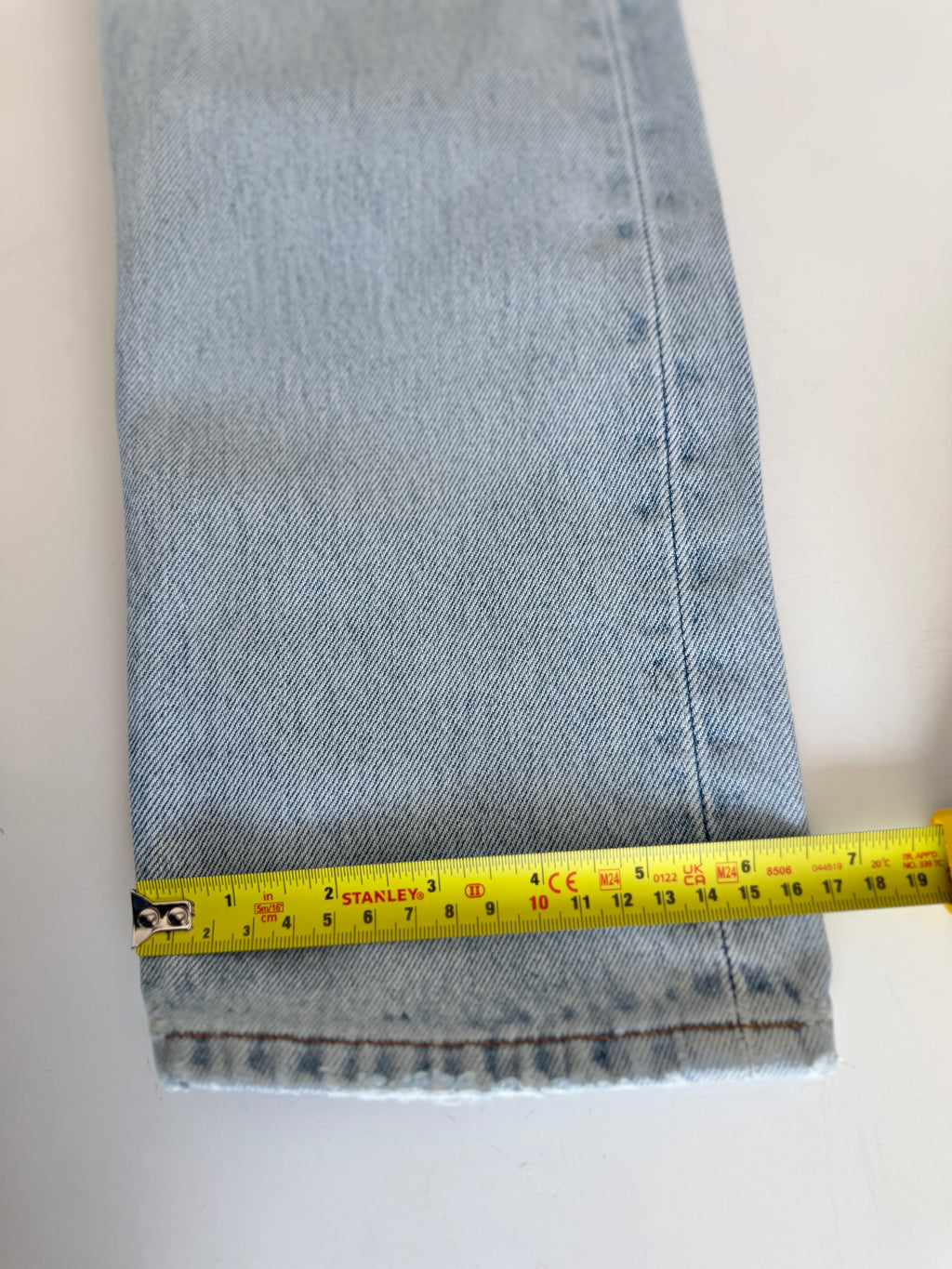 W22 L29 vintage Levis 501 22” measured light blue faded denim 90s 501s