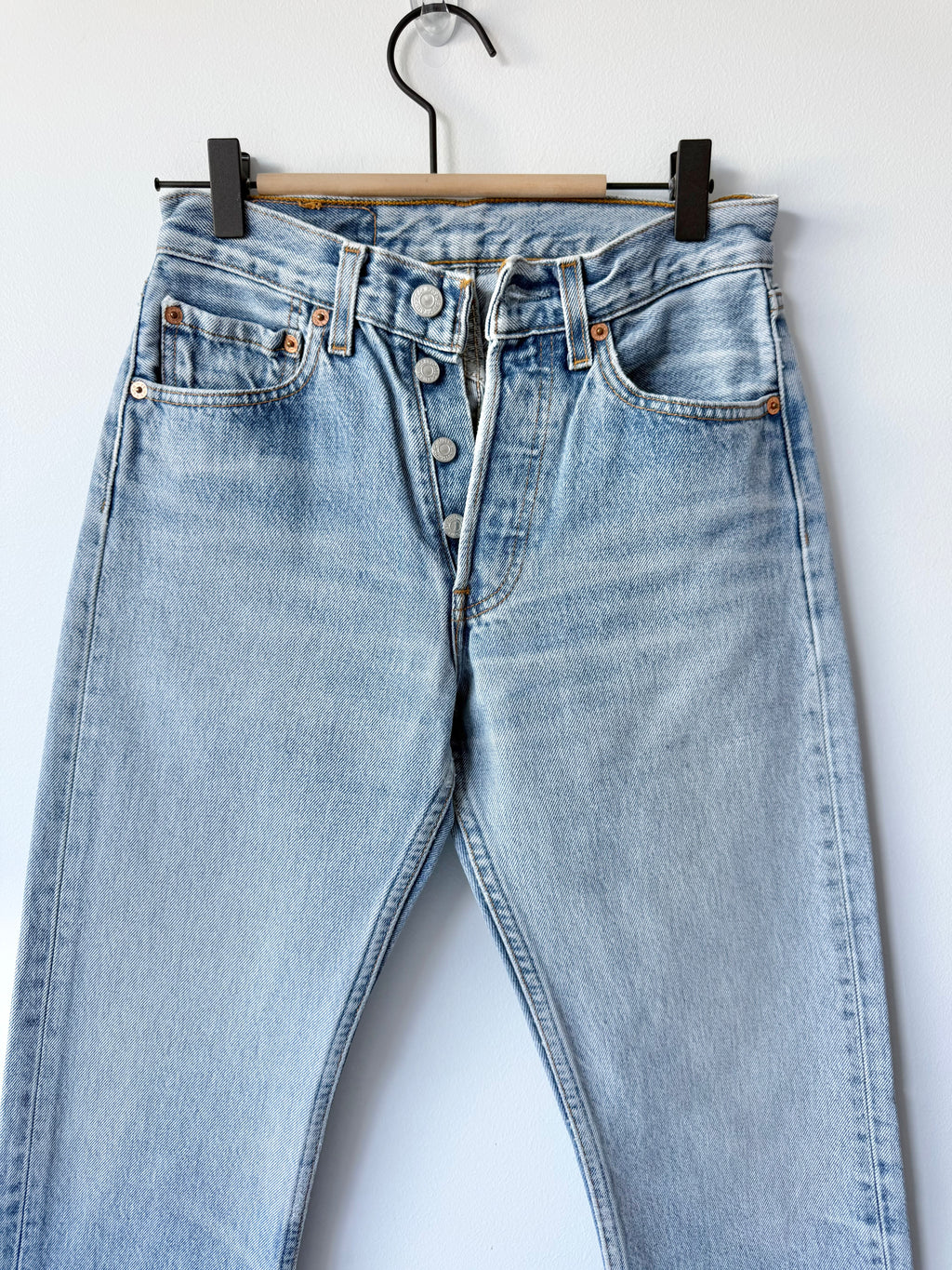 W25 L29 vintage Levis 501 light blue faded 24/25” measured waist 90s levis 501s