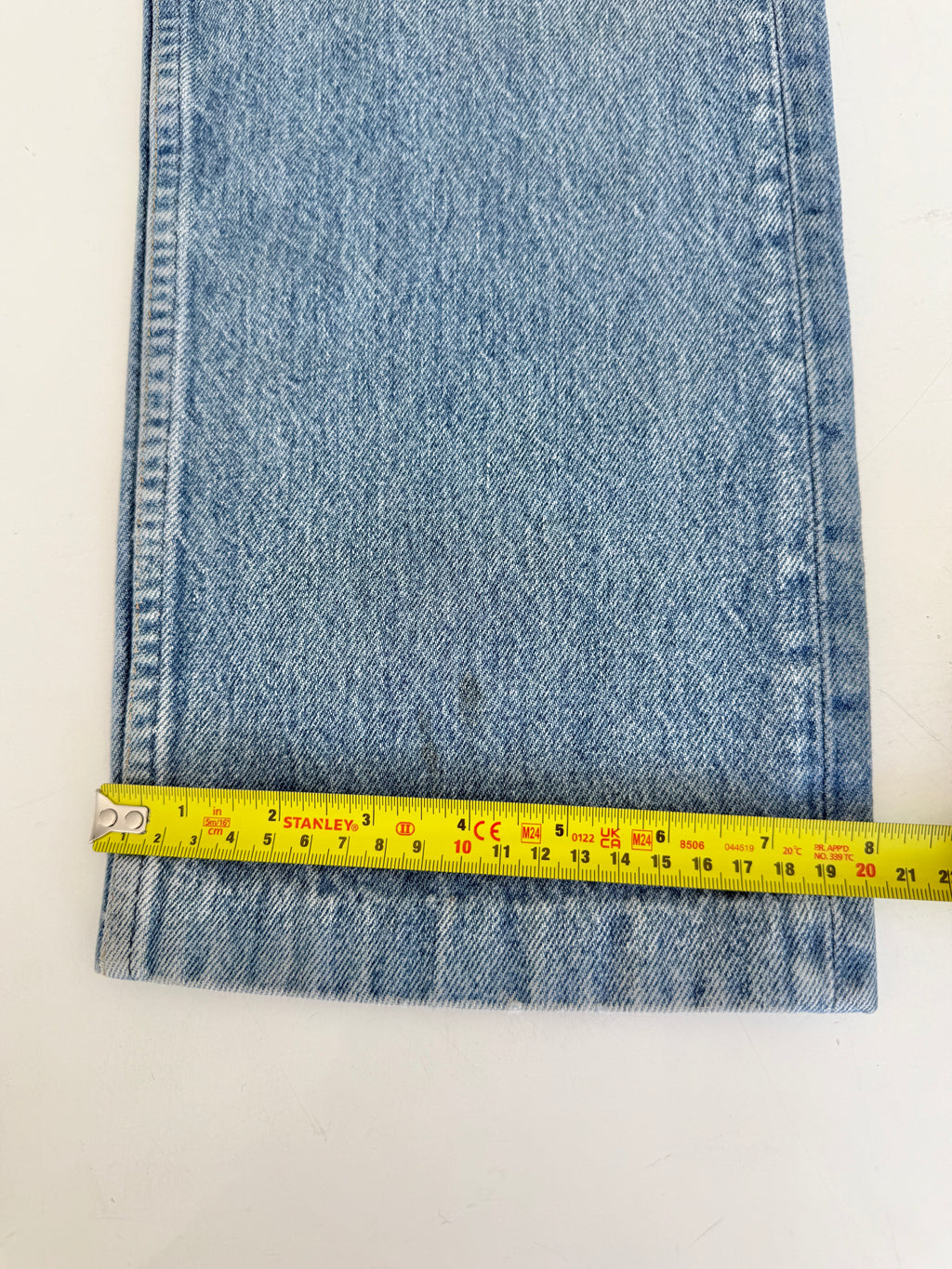 W28 L26 vintage Levis 501 26/28” measured medium faded blue denim 80s Levi’s USA 501s