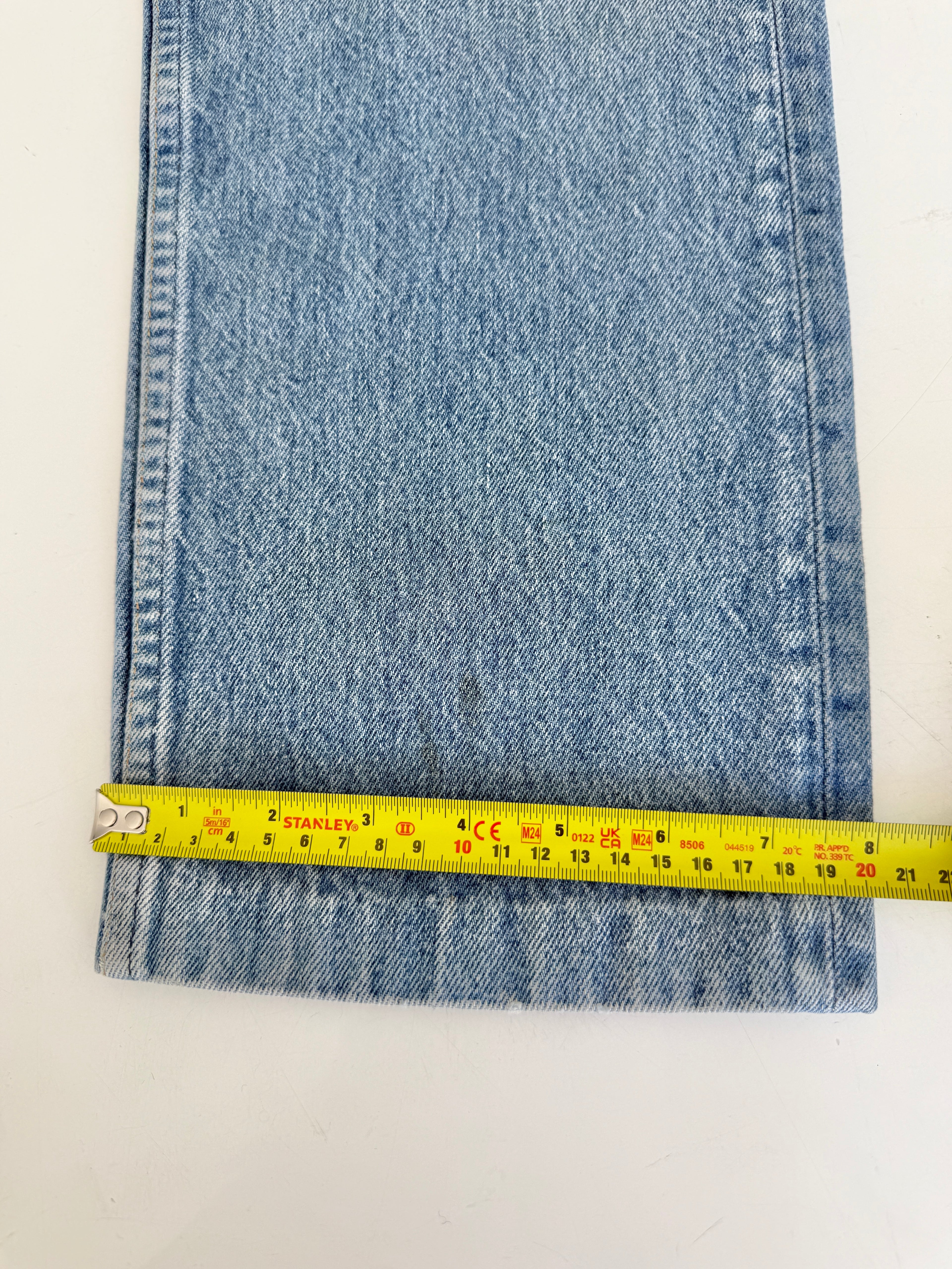 W28 L26 vintage Levis 501 26/28” measured medium faded blue denim 80s Levi’s USA 501s