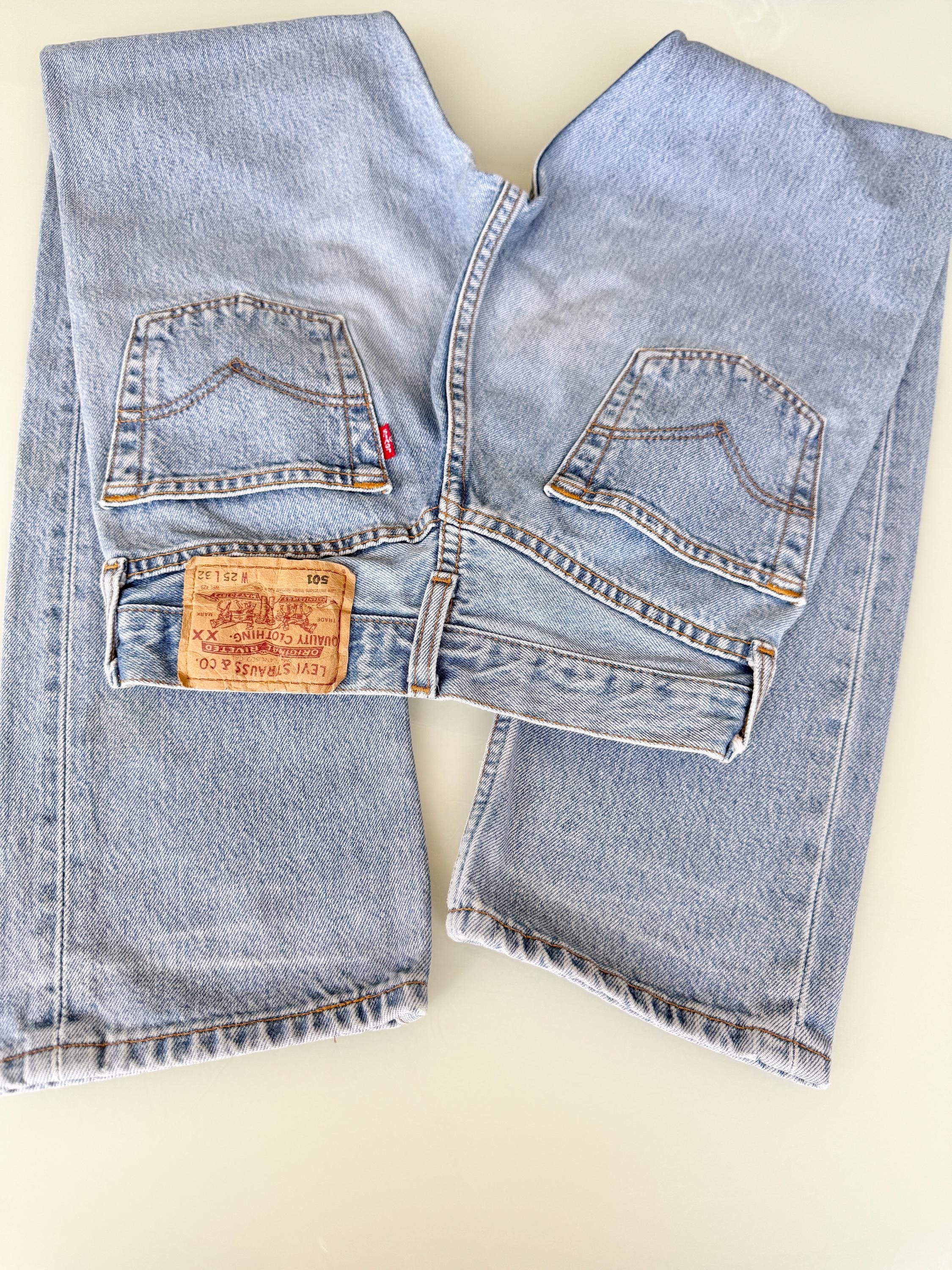 W24 L31 Levis 501 vintage 23-24” measured waist light blue made in turkey  90s hol