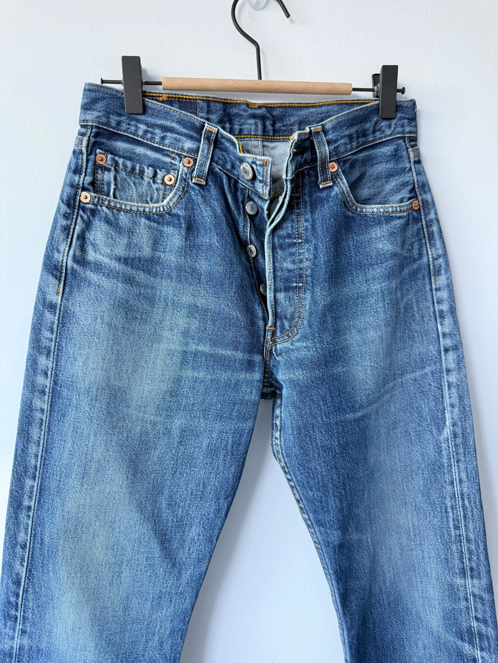 W26 L30 vintage Levis 501 dark blue 25/26” measured waist Y2K levis 501s