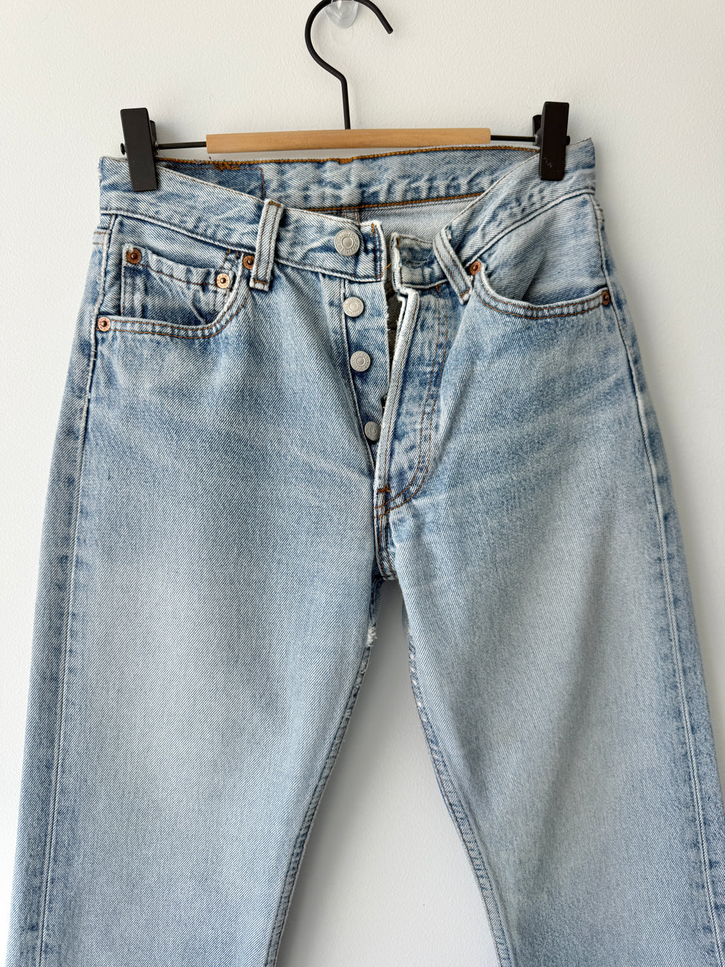 W25 L30 vintage Levis 501s 25” measured light blue faded Y2K 501s