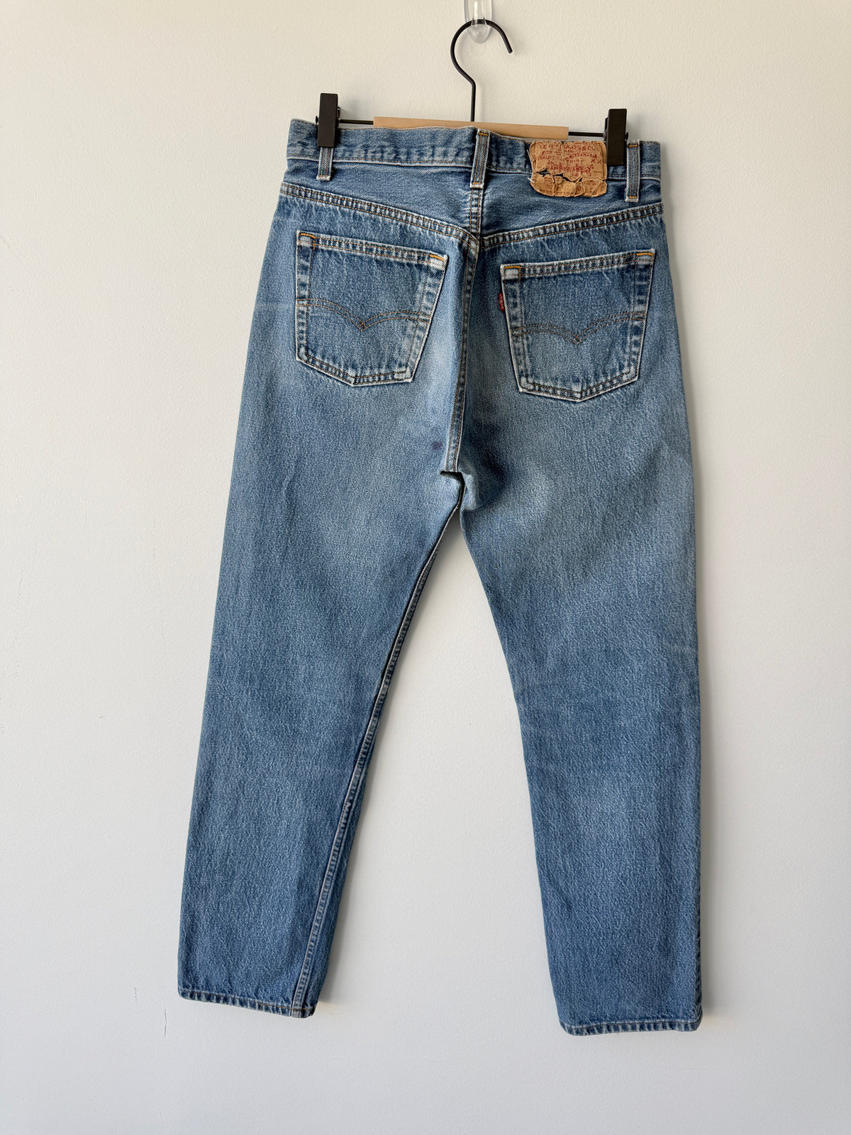 Soft W28 L30 vintage Levis 501s 27/28” measured light blue faded 80s USA 501s
