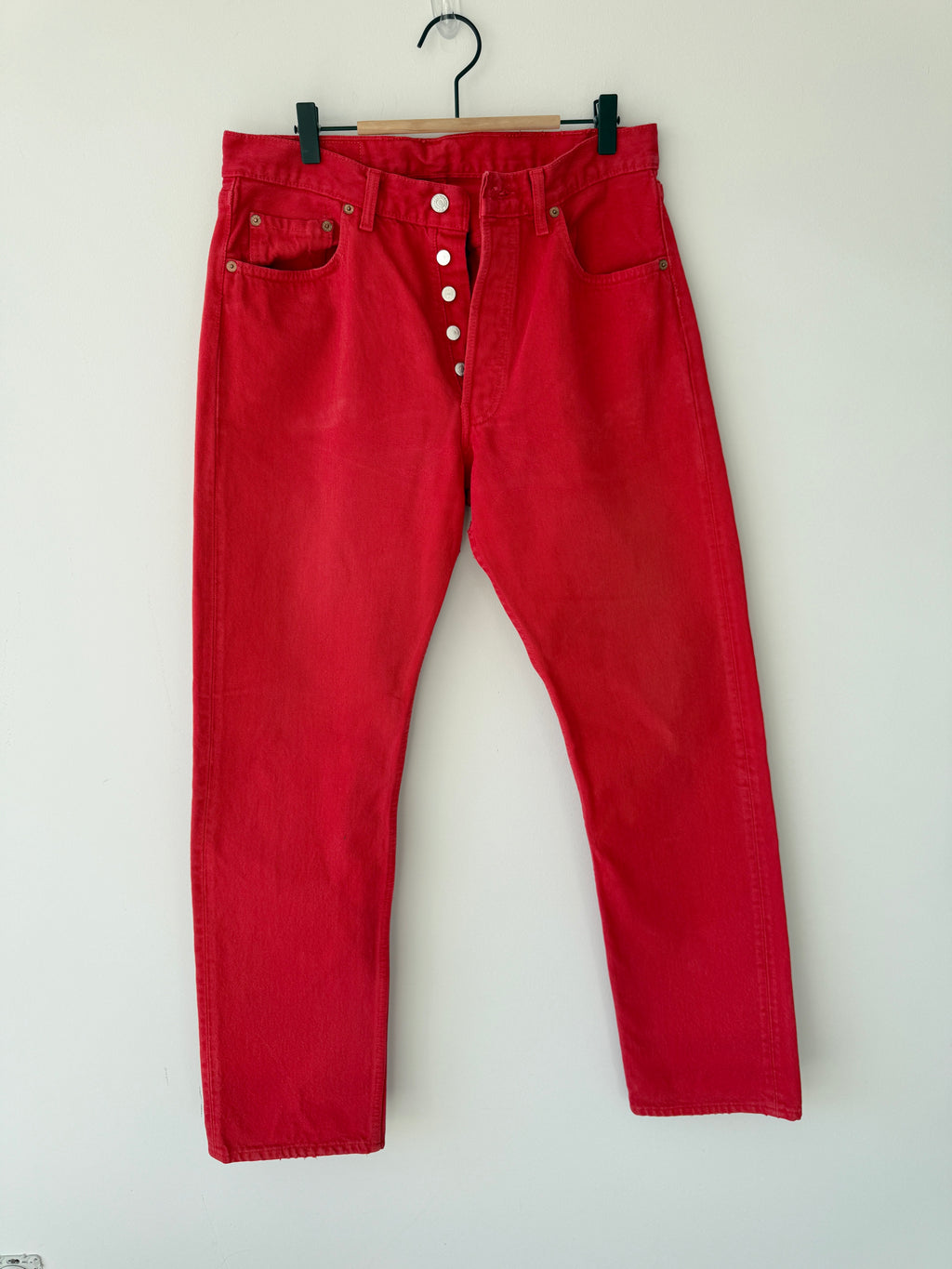 W31 L32 vintage Levis 501s 30/31” measured red denim 90s USA 501s