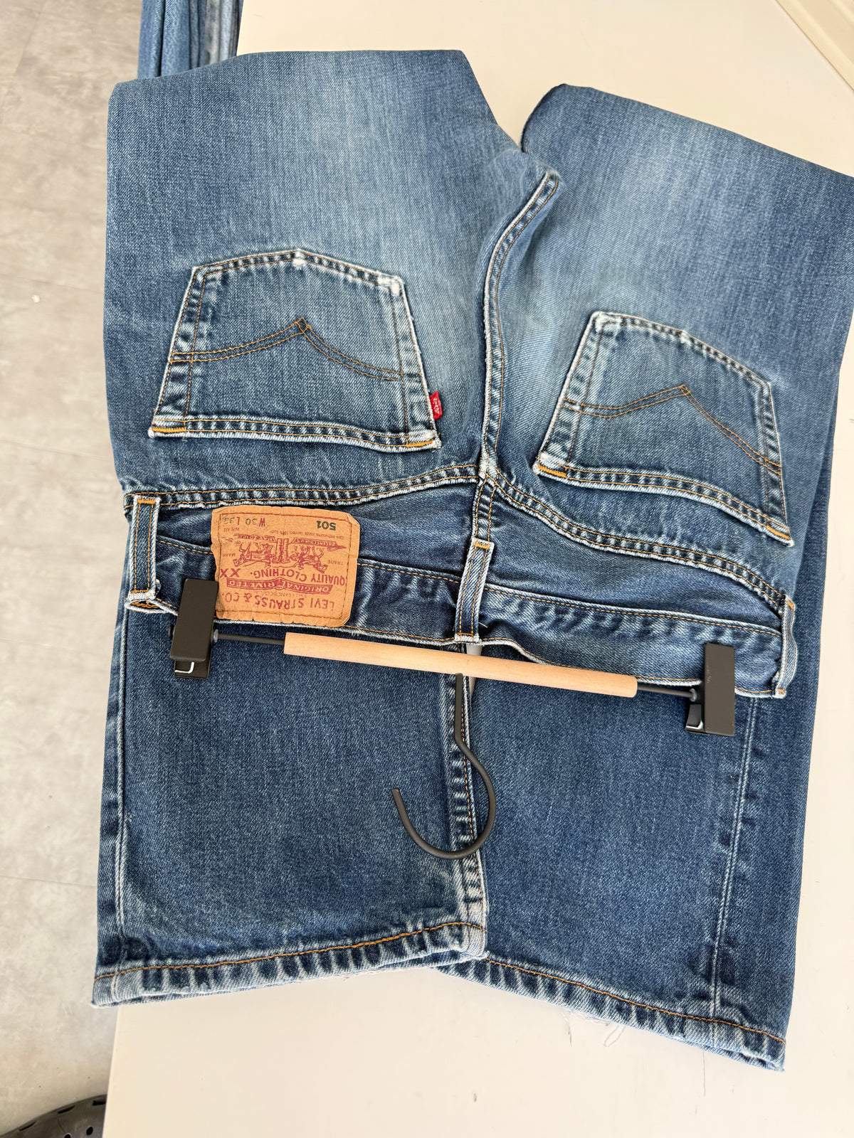 W28 L30 vintage Levis 501s 27/28” measured dark fade blue 501s Y2K