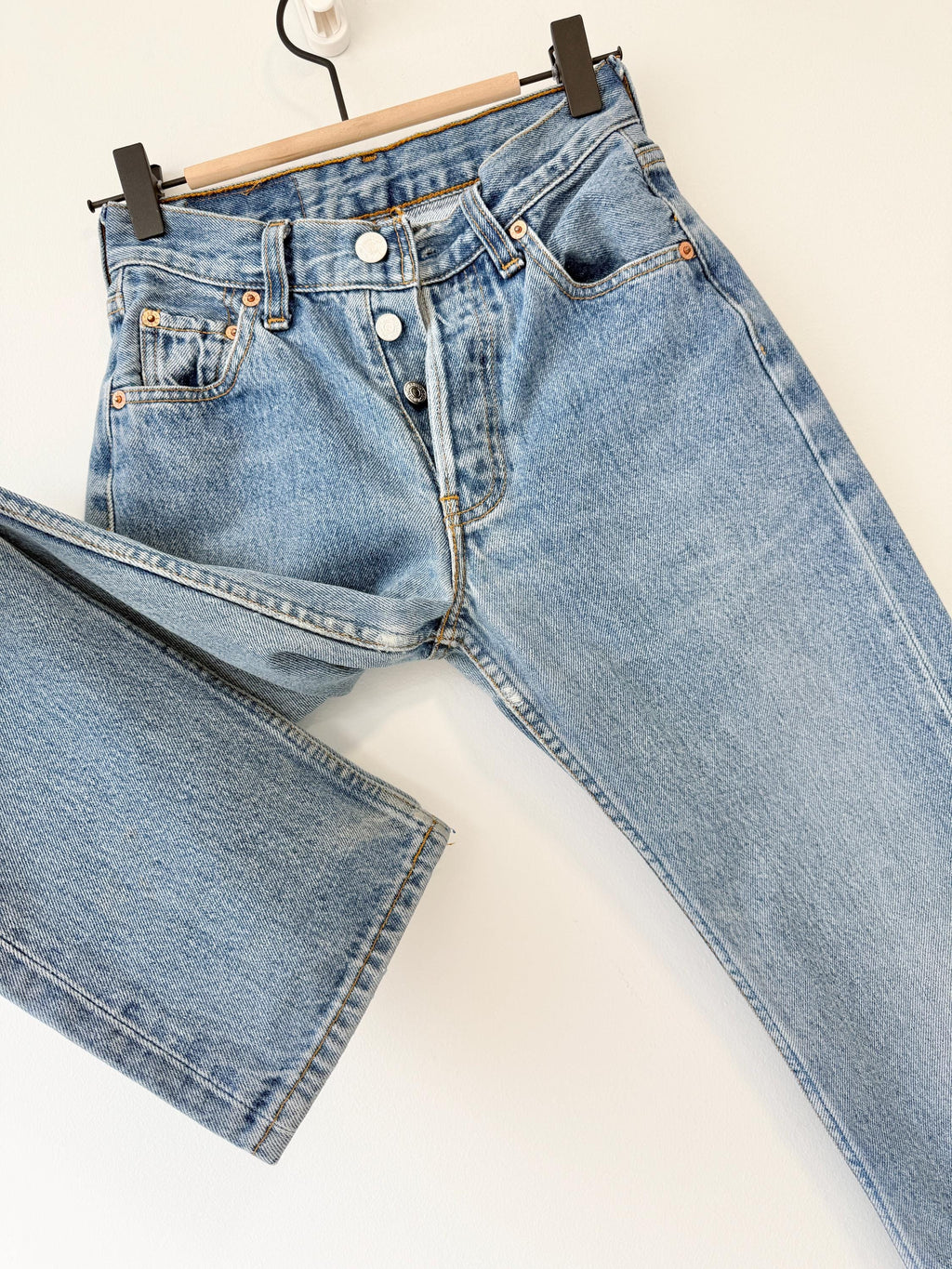 Softer w22 L27 Levis 501 vintage medium blue 90s denim straight leg jeans 501 21”/22” waist