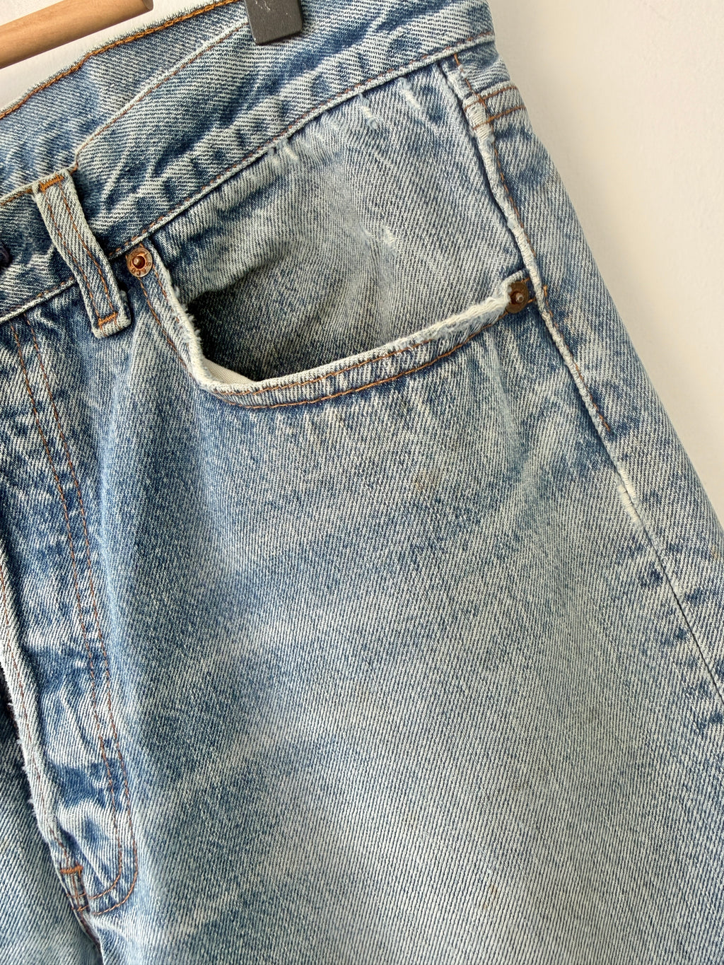 W32 L33 vintage Levis 501 31/32” measured medium faded blue denim 80s Levi’s 501s USA