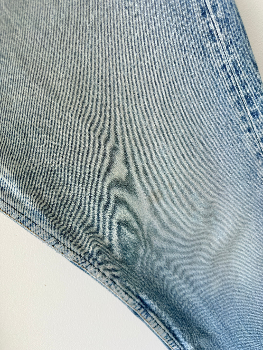 W31 L29 vintage Levis 501 30/31” measured waist medium faded blue 501s early 90s USA