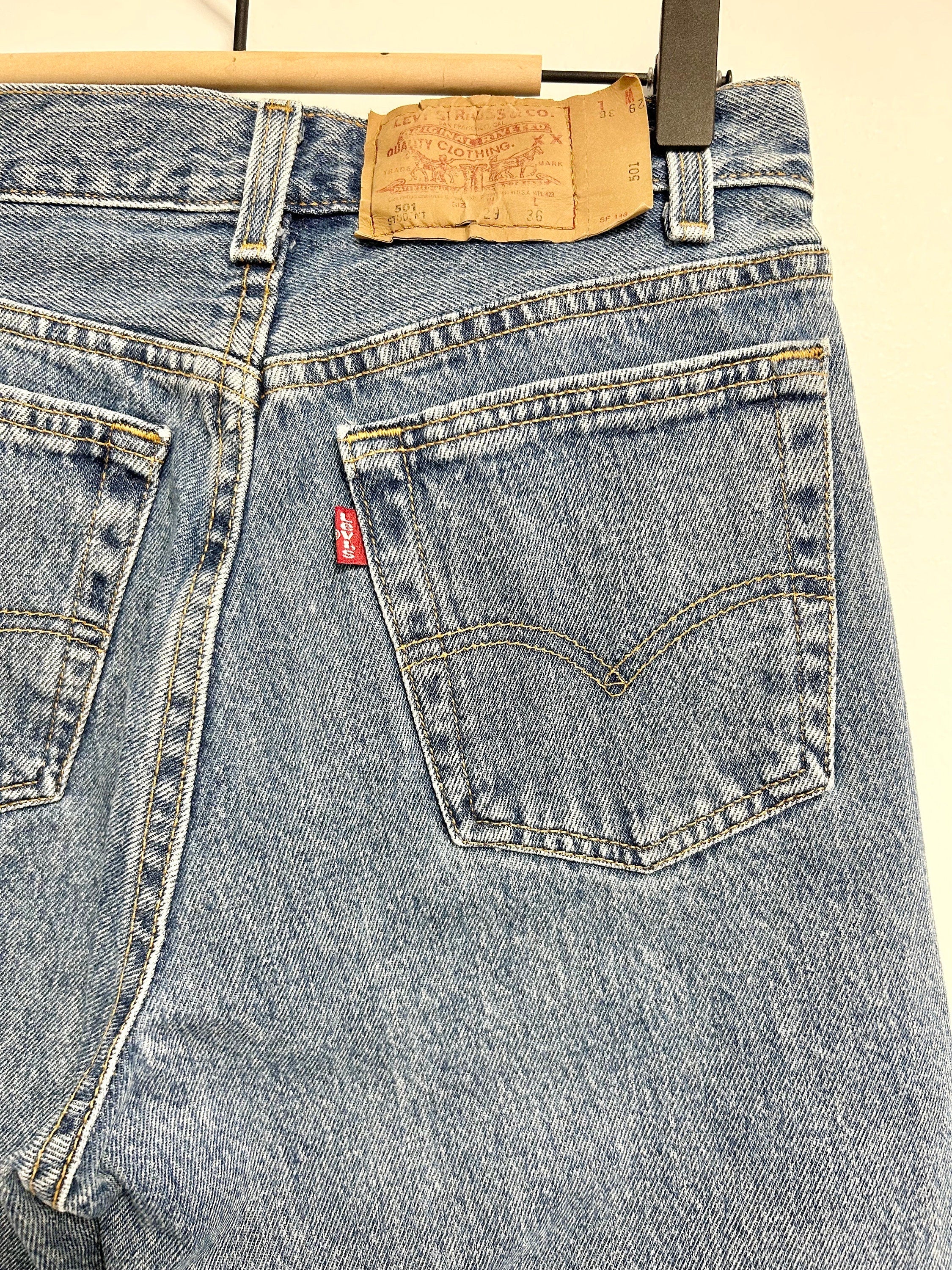 Levis 501 jeans w26 L31 90s medium wash faded blue 501 faded wash blue 501 vintage 501s