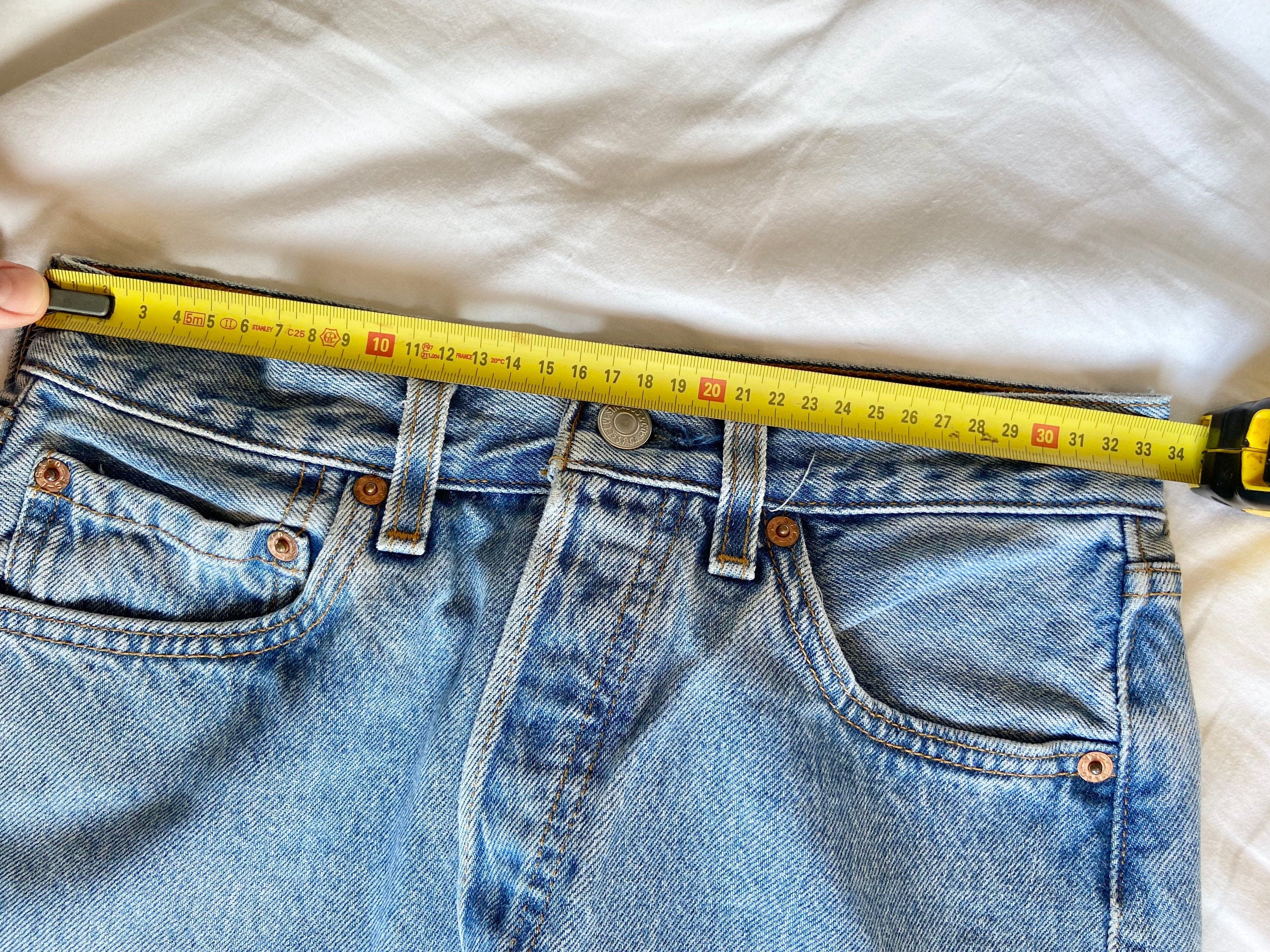 Vintage levis 501 jeans w26” made in USA