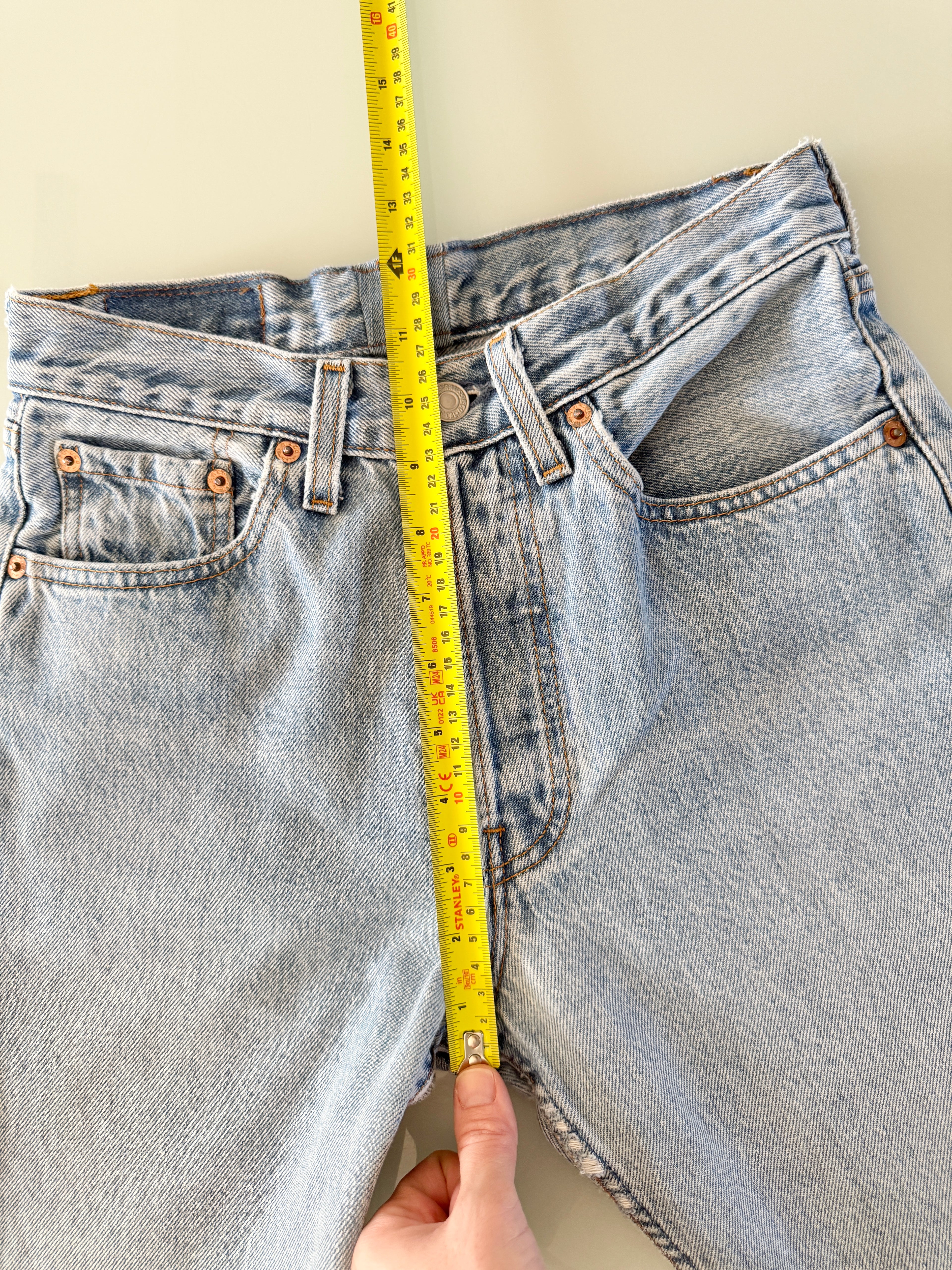 W25 L31 vintage Levis 501 25” measured light medium blue 90s Levi’s 501s USA re done