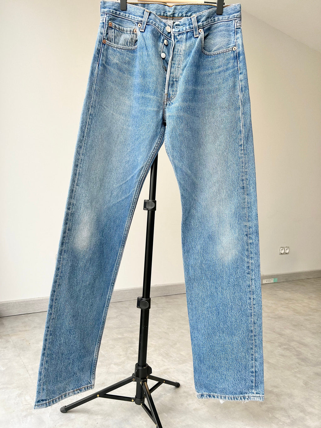 Levis 501 jeans w33 L33 raw blue faded dark blue denim 501 vintage Levi’s faded blue denim 501 vintage