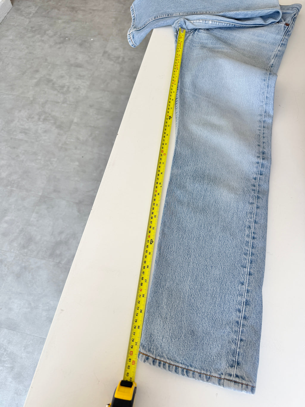 W29 L32 vintage Levis 501 28/29” light blue Levi’s 501s 90s