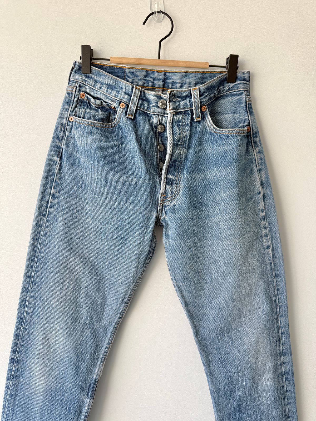 W27 L31 vintage Levis 501s 27” measured dark faded blue 501s 90s USA