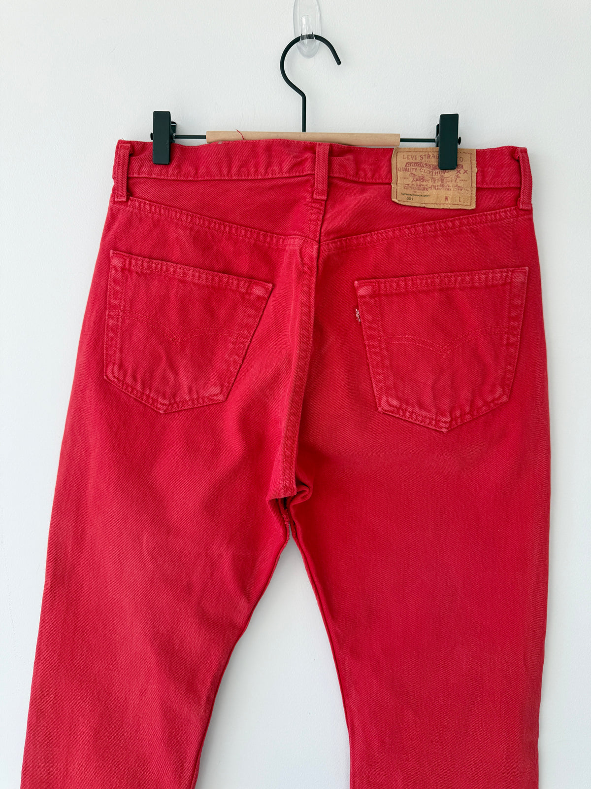 W31 L32 vintage Levis 501s 30/31” measured red denim 90s USA 501s