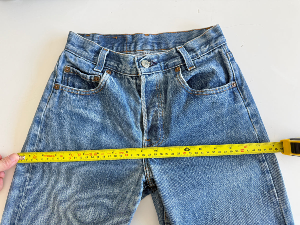 W23 L31 vintage Levis 701s 22/23” measured dark faded 701 80s USA