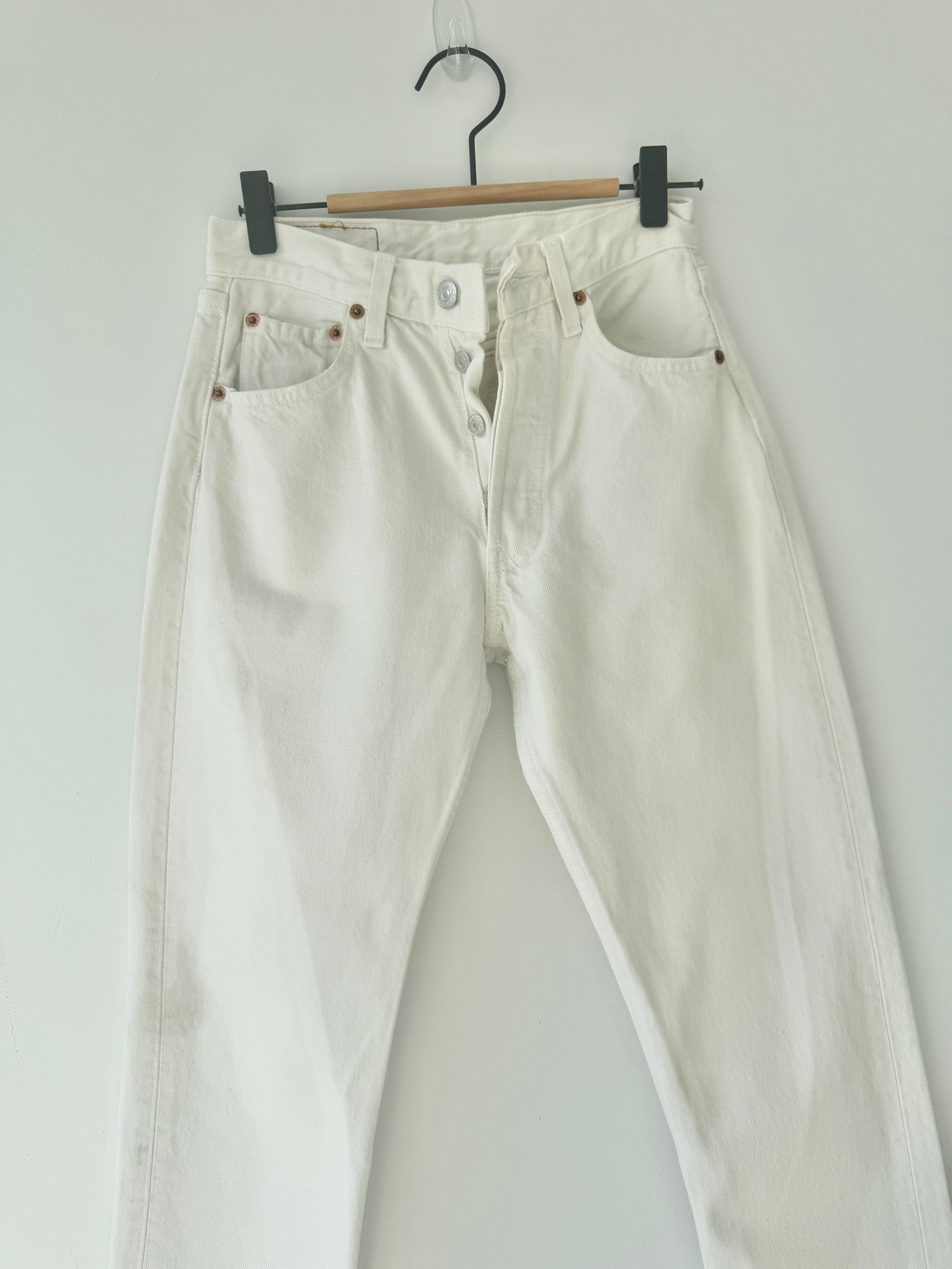 W24 L28 vintage Levis 501 23/24” measured waist white 501s 90s denim