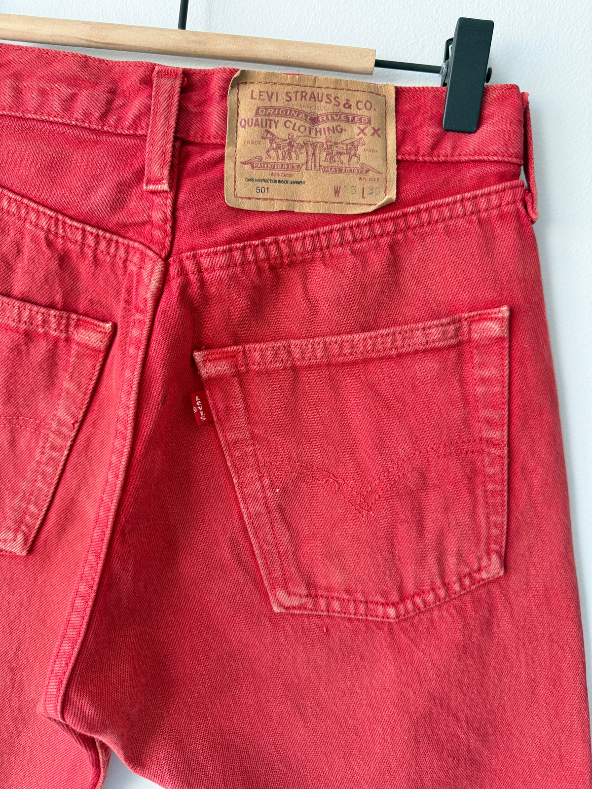 Soft W27 L28 vintage Levis 501 red 26/27” measured waist 501s early 90s